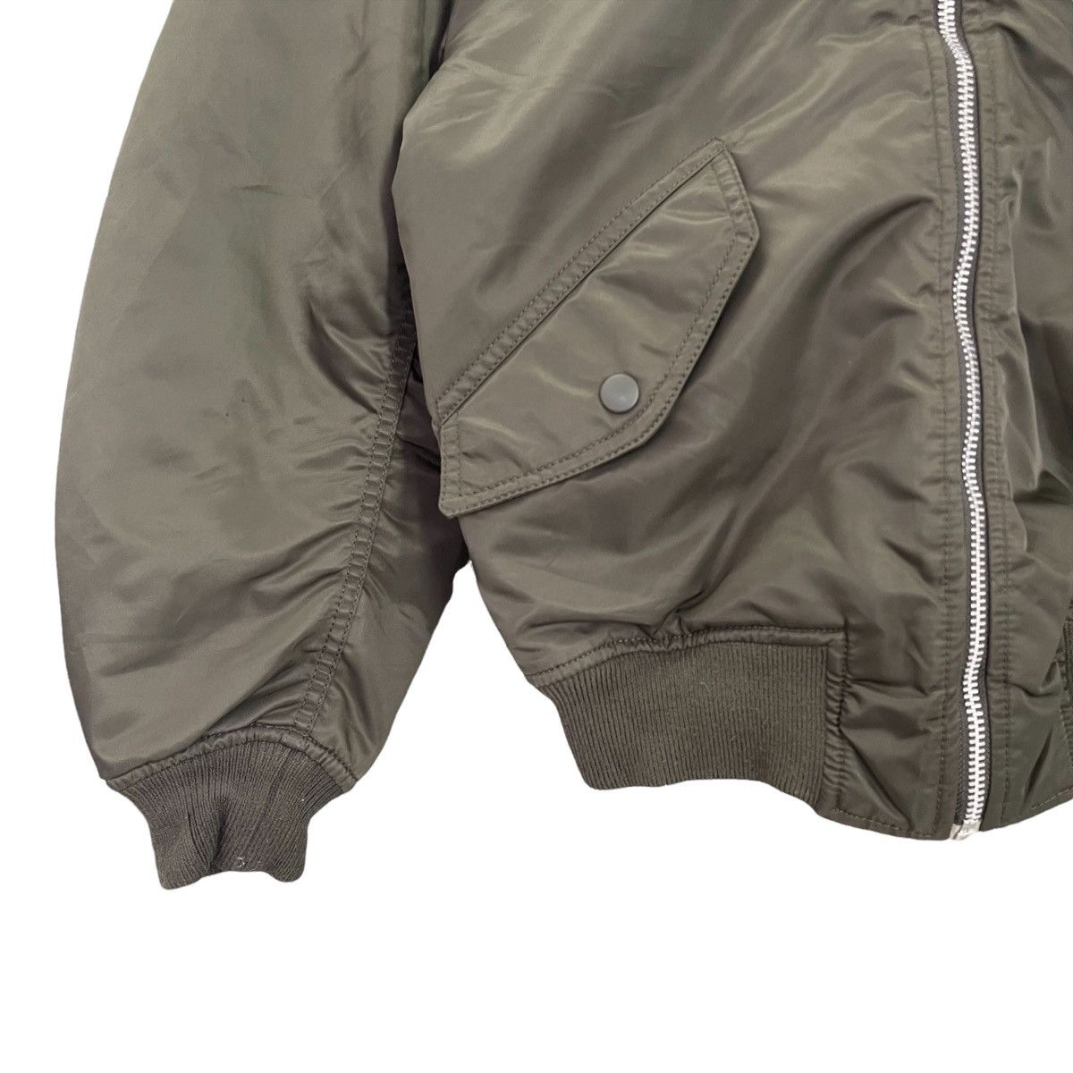 Undercover × Uniqlo Uniqlo x Undercover Reversible Zipper Bomber Jacket Size S Size US S / EU 44-46 / 1 - 6 Thumbnail