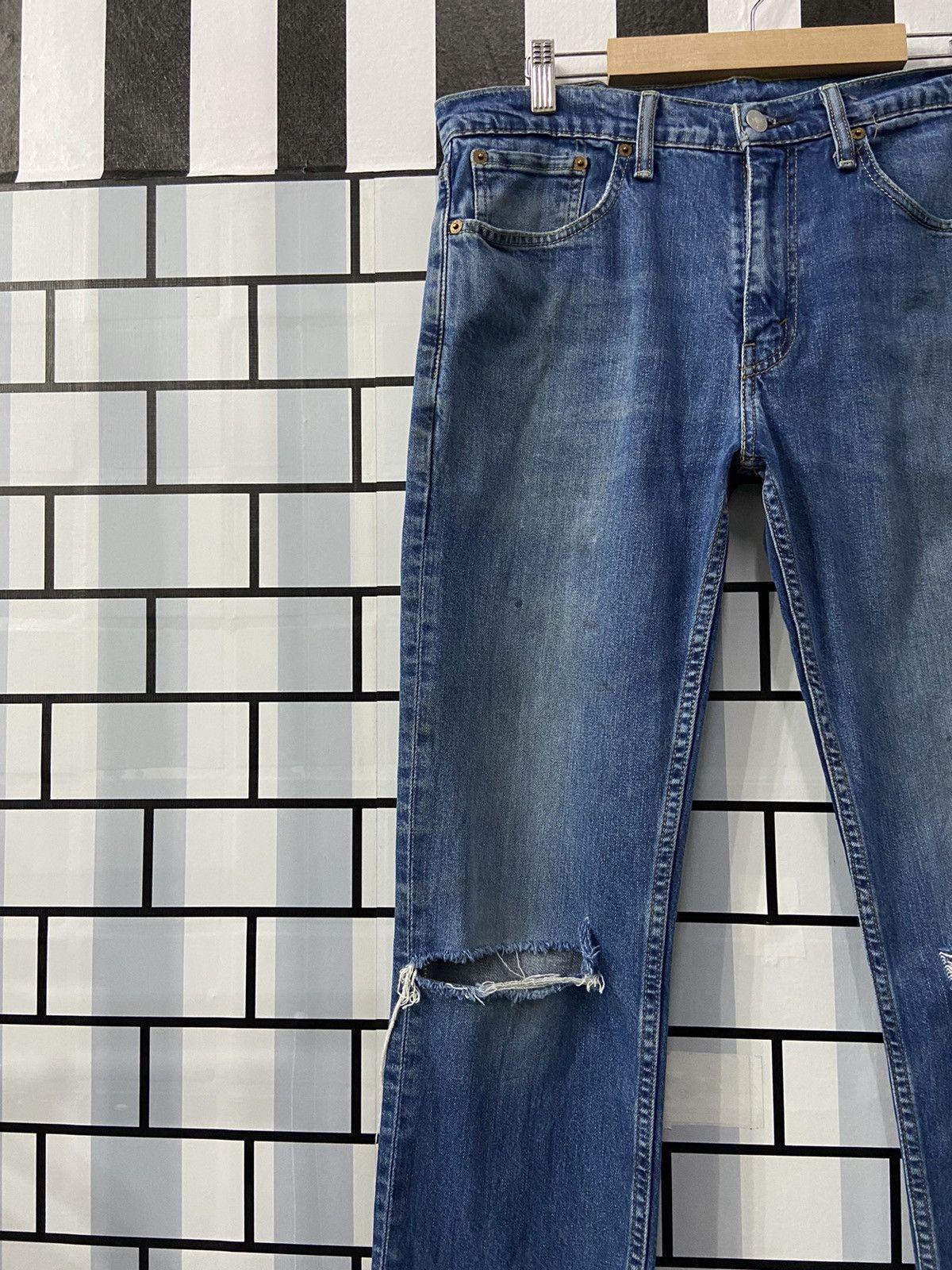 Levi's × Vintage Vintage Levi’s 511 Distressed Blue Wash Denim Pants Size US 33 - 8 Thumbnail