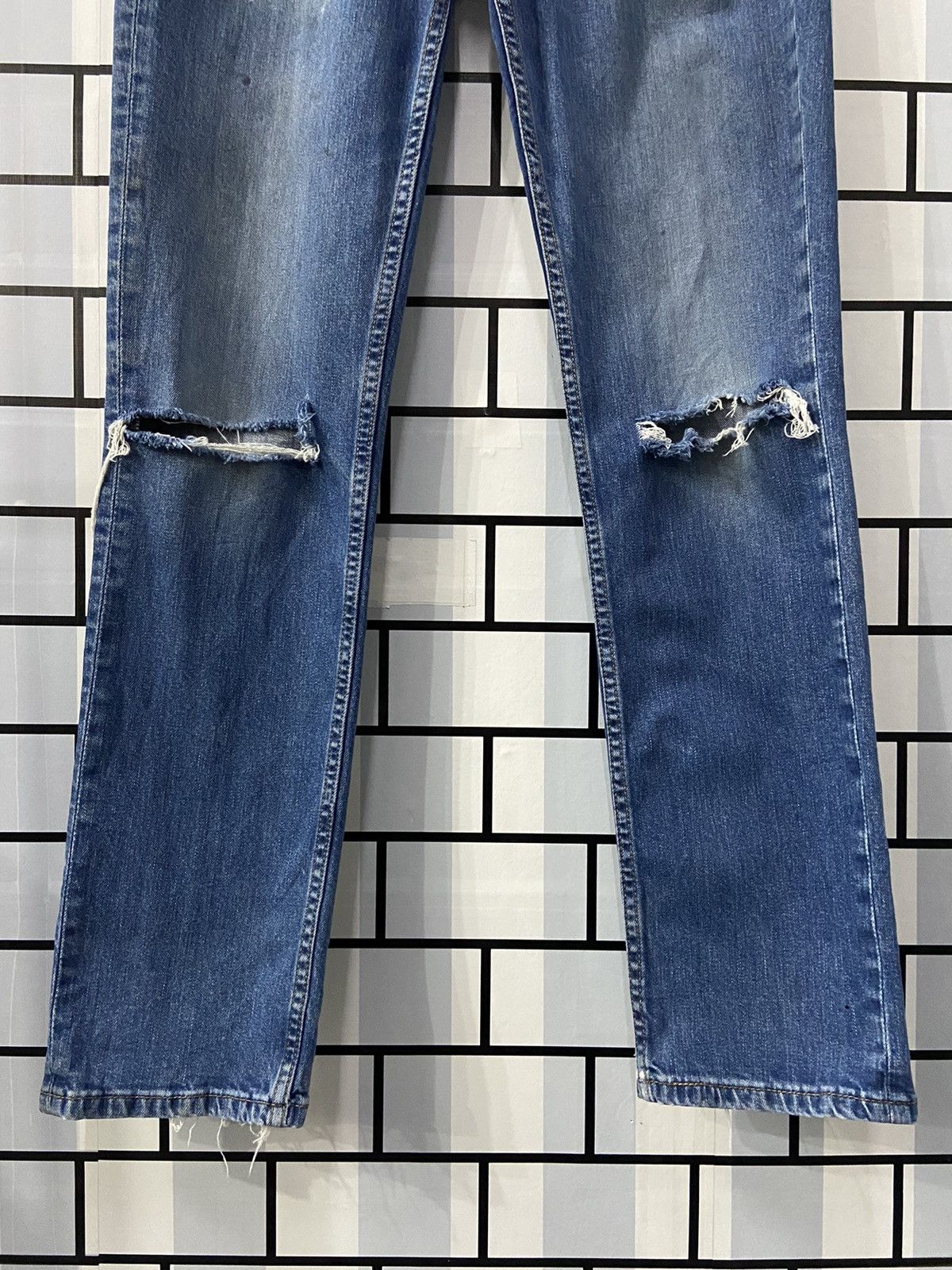 Levi's × Vintage Vintage Levi’s 511 Distressed Blue Wash Denim Pants Size US 33 - 5 Thumbnail