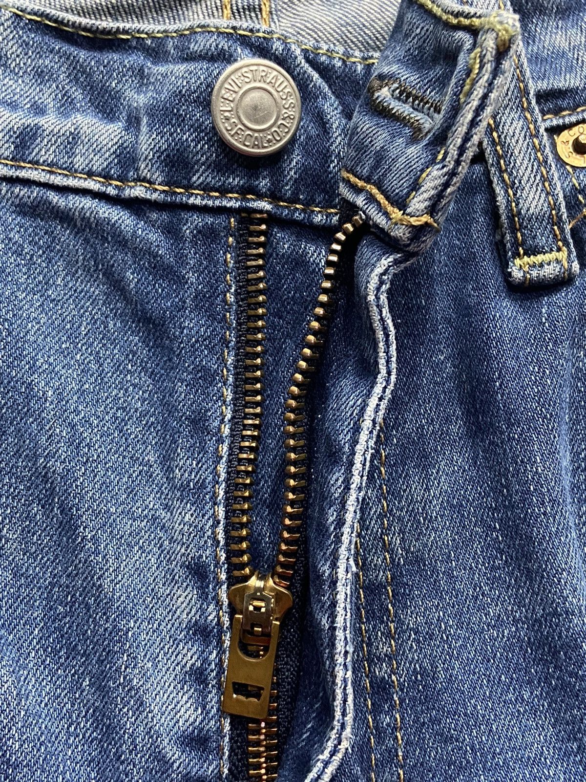 Levi's × Vintage Vintage Levi’s 511 Distressed Blue Wash Denim Pants Size US 33 - 20 Thumbnail