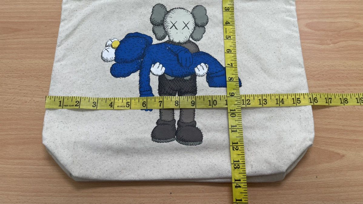 Japanese Brand Kaws x Uniqlo Tote Bag Size ONE SIZE - 12 Thumbnail
