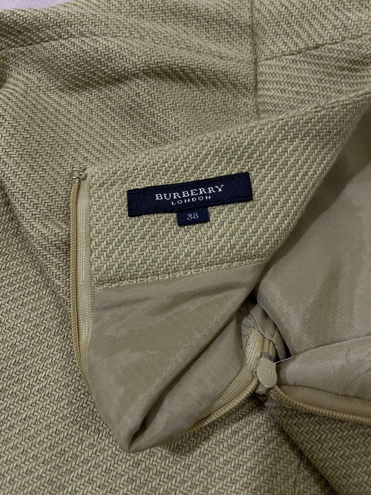 Burberry buberry wool skirt Size 27" / US 4 / IT 40 - 7 Thumbnail