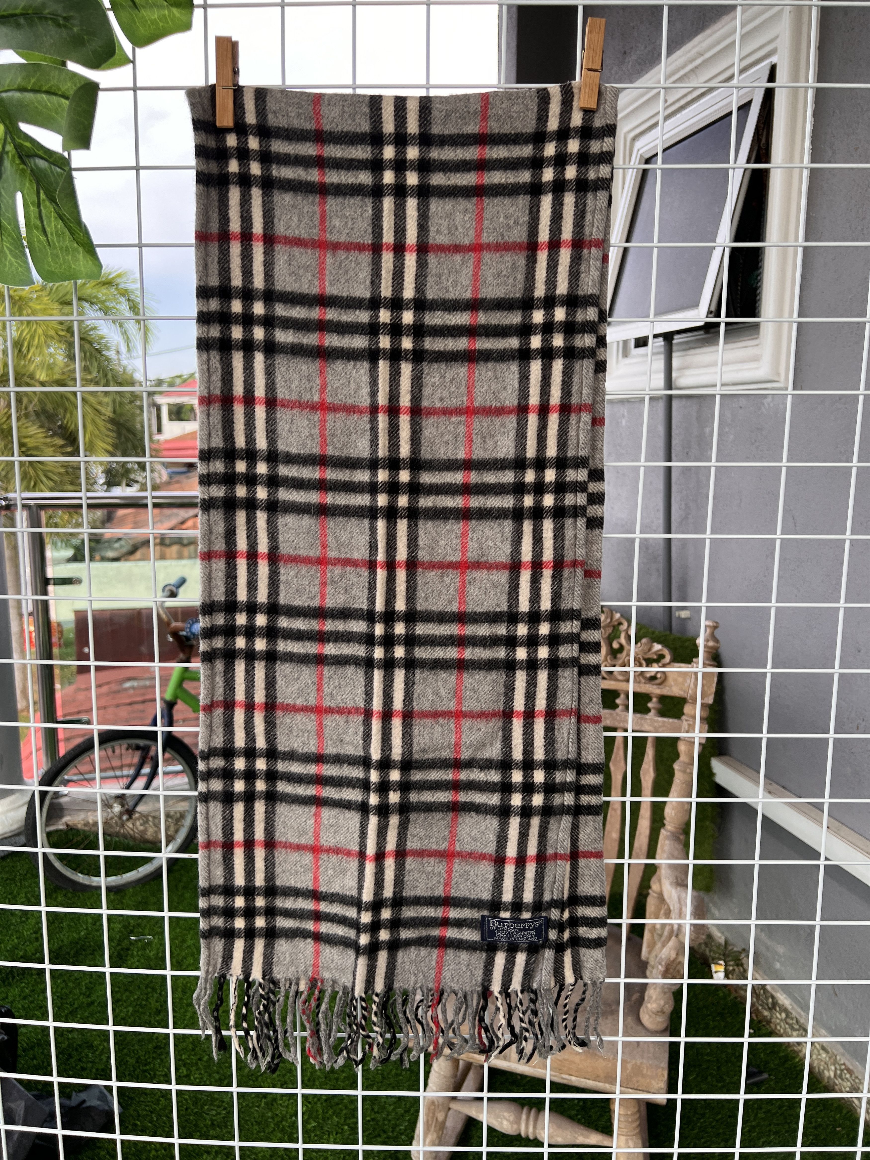 Burberry Burberrys Grey Nova Check Scarf Muffler Wool Size ONE SIZE - 3 Thumbnail
