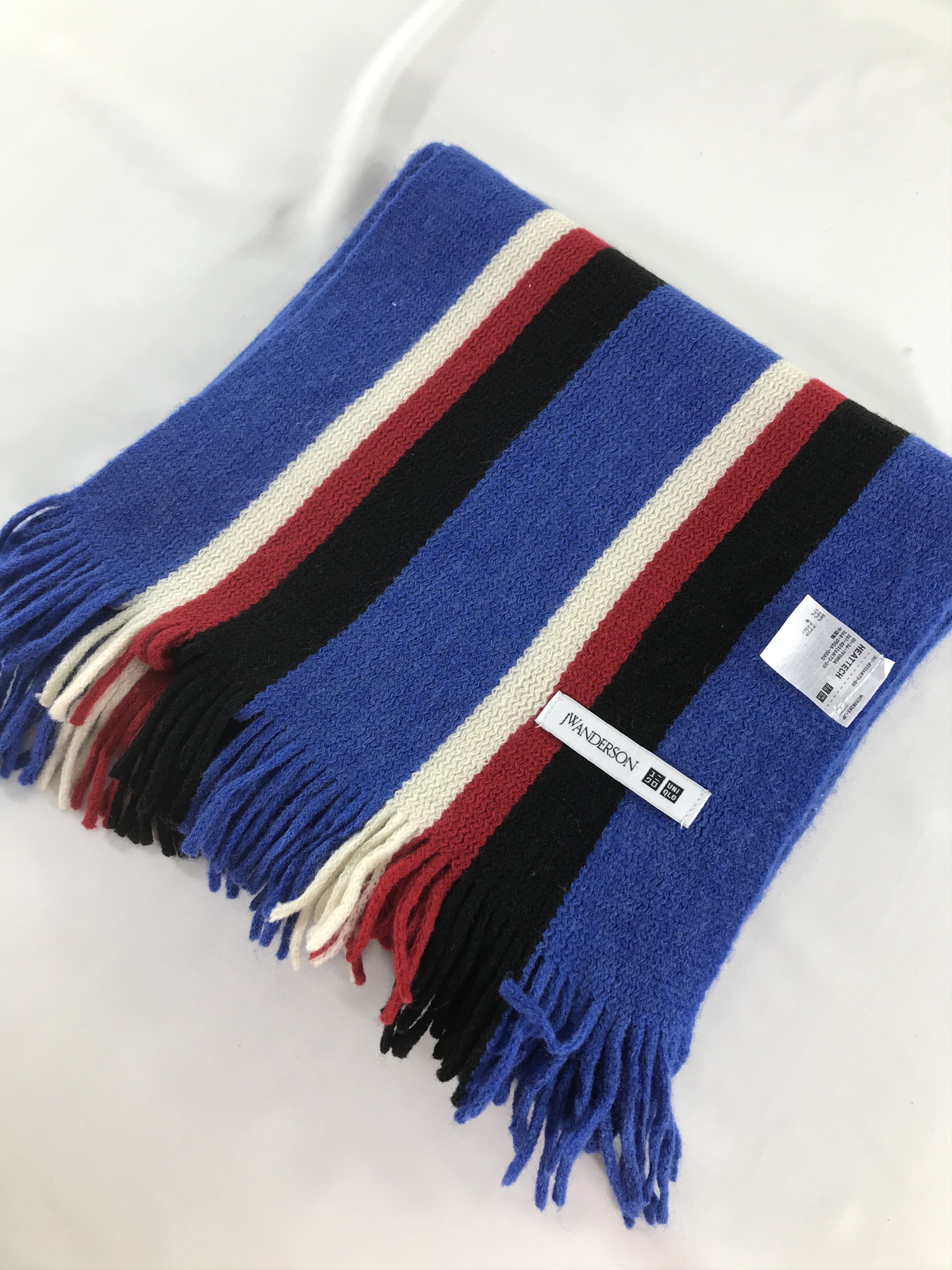 JW Anderson × Uniqlo Uniqlo X J.W Anderson Scarf Muffler Wool Neck Warmer V376 Size ONE SIZE - 3 Thumbnail