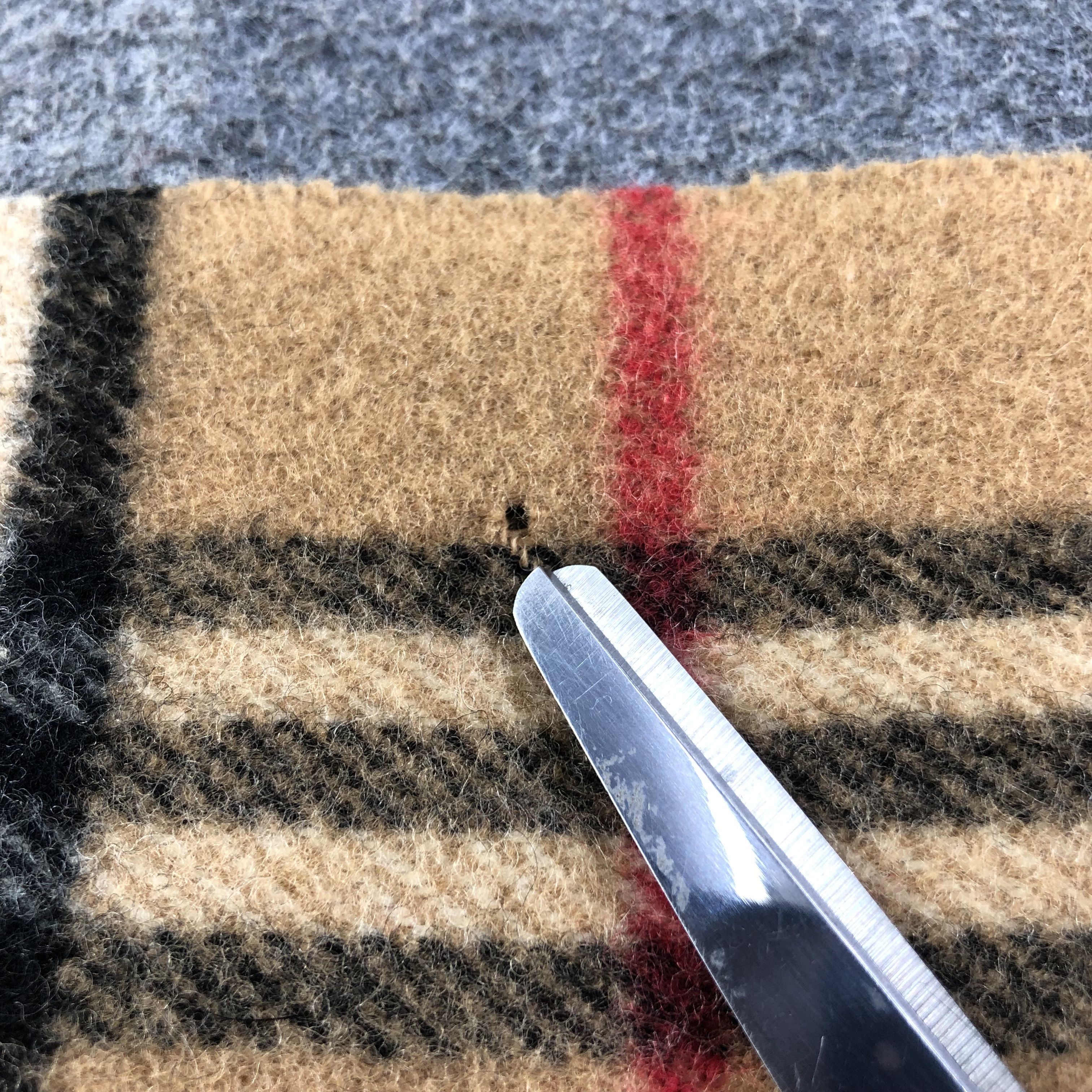 Burberry Burberrys Nova Check Tan Wool Scarf Muffler V1096 Size ONE SIZE - 20 Thumbnail