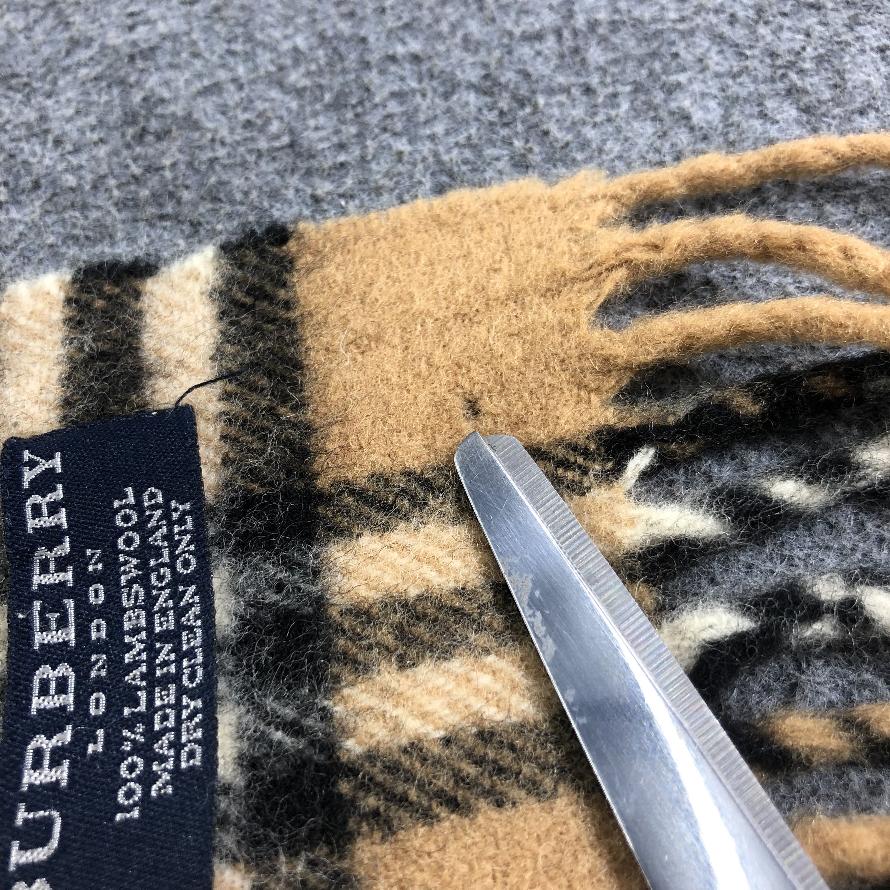 Burberry Burberrys Nova Check Tan Wool Scarf Muffler V1096 Size ONE SIZE - 5 Thumbnail