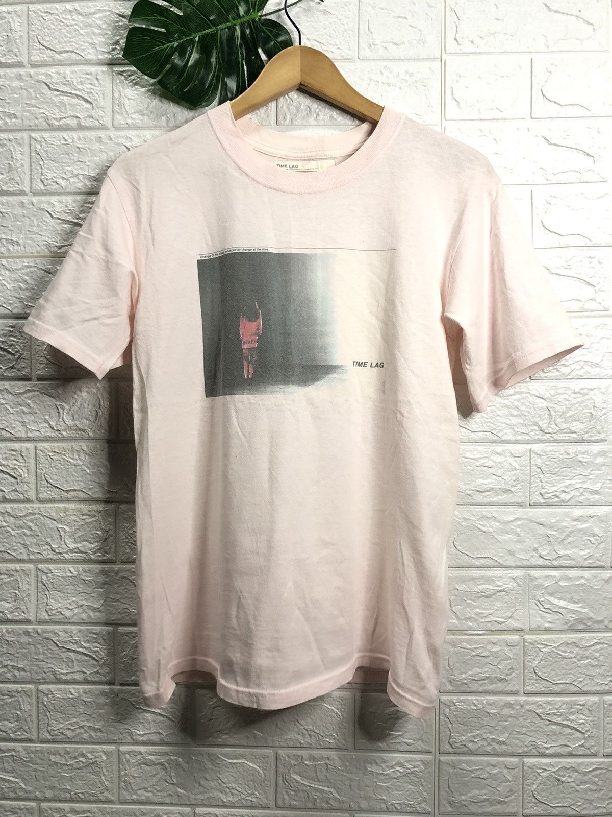 TIME LAG TEE BY CHANGE AT THE TIME DESIGNER