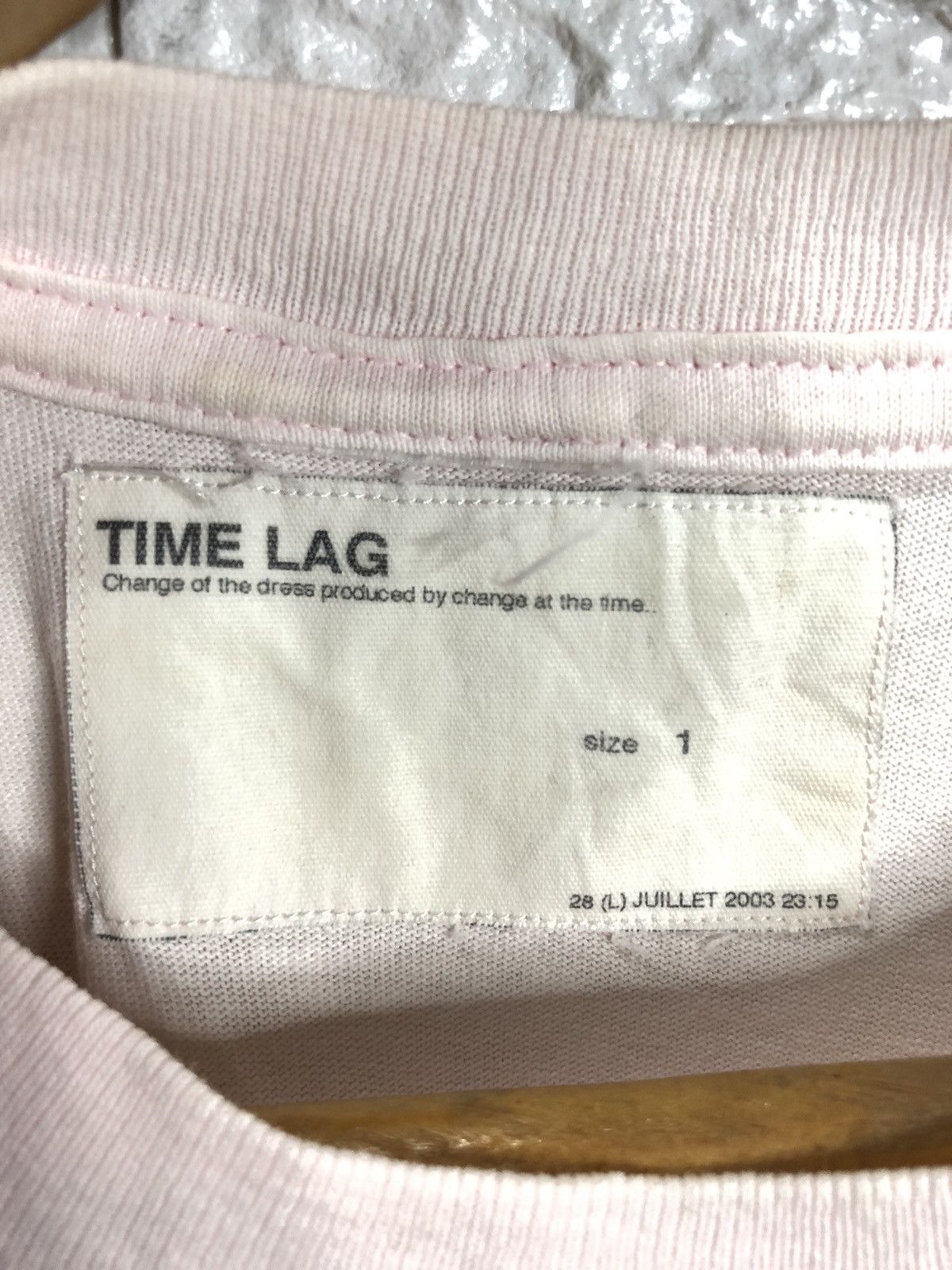 TIME LAG TEE BY CHANGE AT THE TIME DESIGNER