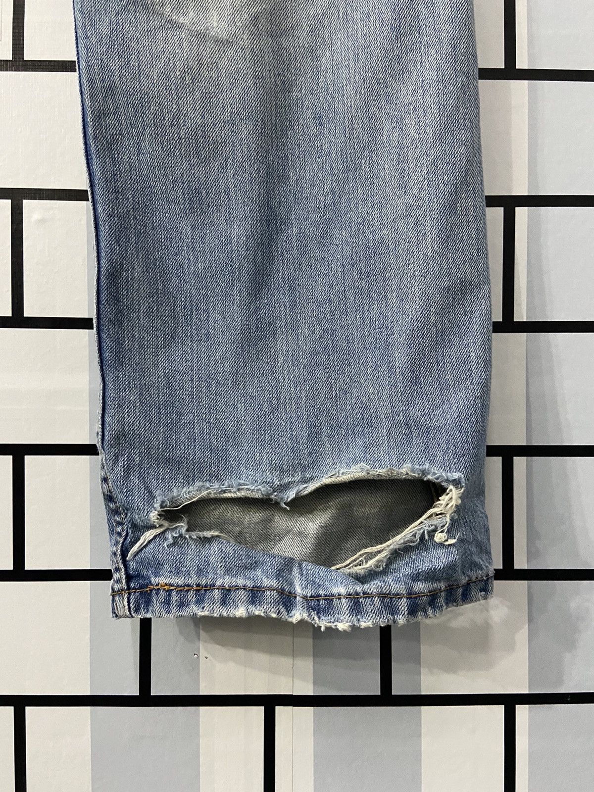 Levi's × Vintage Vintage Levi’s 569 Distressed Light Wash Denim Pants Size US 36 / EU 52 - 10 Thumbnail
