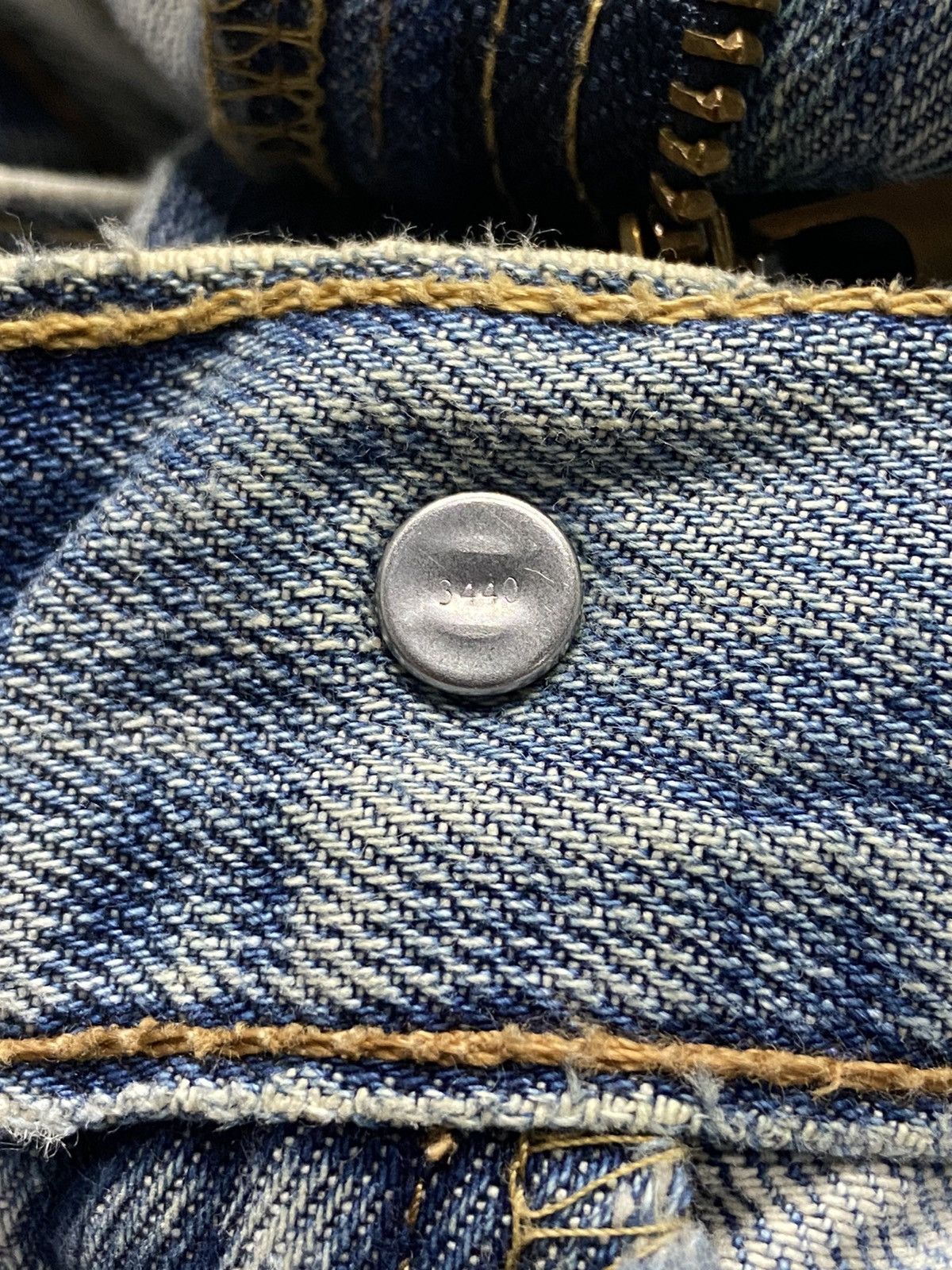 Levi's × Vintage Vintage Levi’s 569 Distressed Light Wash Denim Pants Size US 36 / EU 52 - 18 Thumbnail