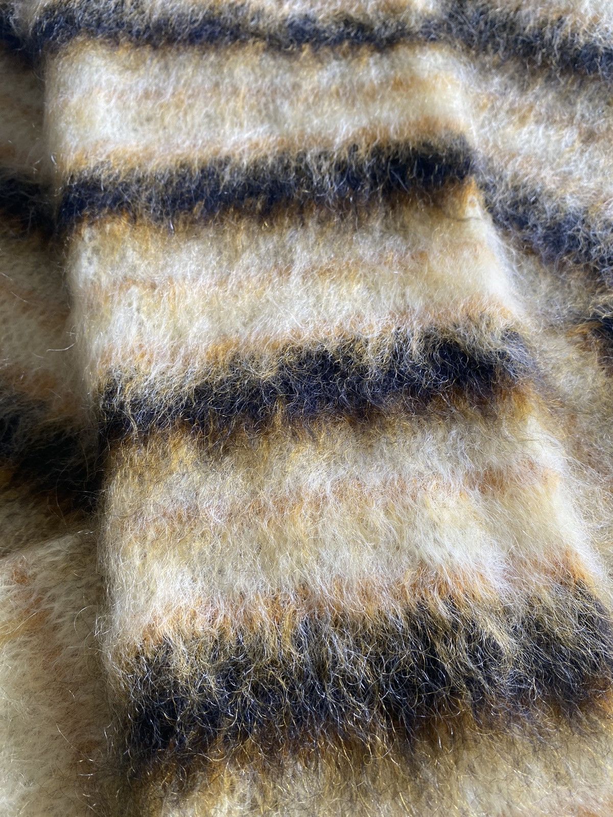 Marni FW19 Marni fuzzy wuzzy mohair bee 🐝 jumper grail rare 😍😍😍 Size US L / EU 52-54 / 3 - 25 Thumbnail