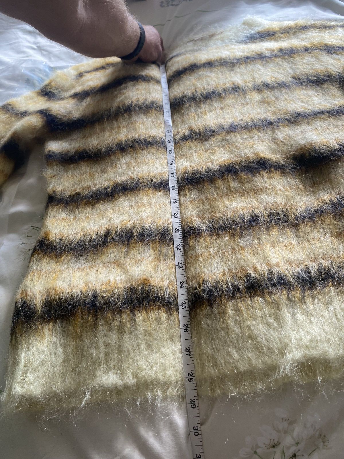 Marni FW19 Marni fuzzy wuzzy mohair bee 🐝 jumper grail rare 😍😍😍 Size US L / EU 52-54 / 3 - 10 Thumbnail
