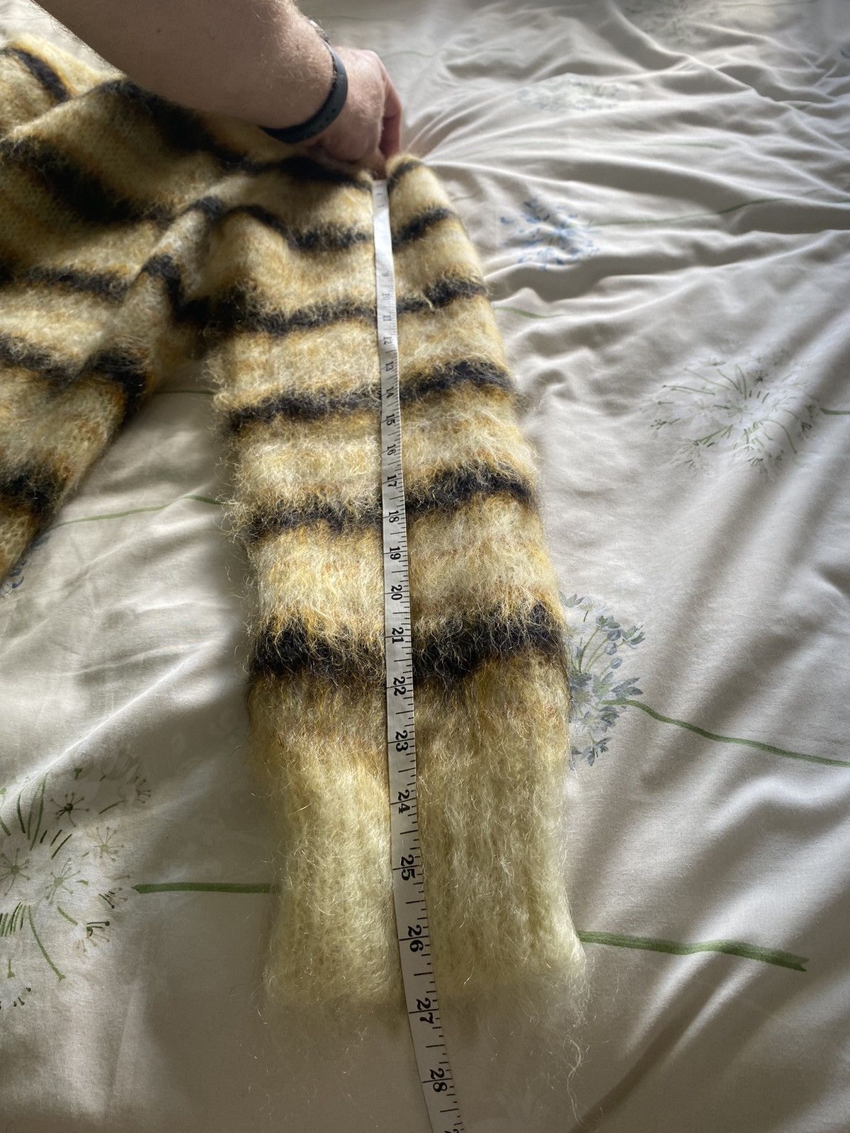Marni FW19 Marni fuzzy wuzzy mohair bee 🐝 jumper grail rare 😍😍😍 Size US L / EU 52-54 / 3 - 11 Thumbnail