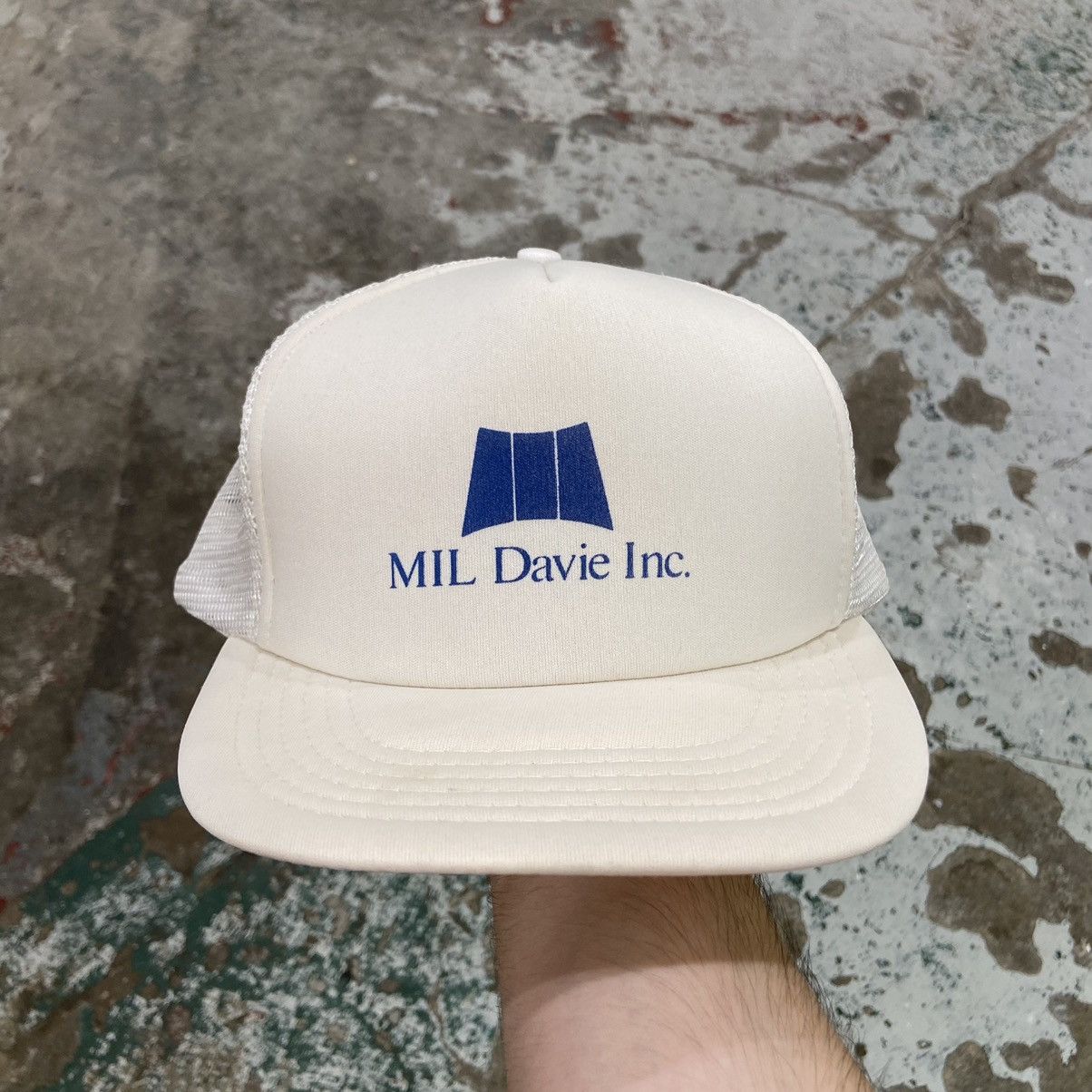 Vintage Vintage 1990s White Trucker Hat Size ONE SIZE - 1 Thumbnail