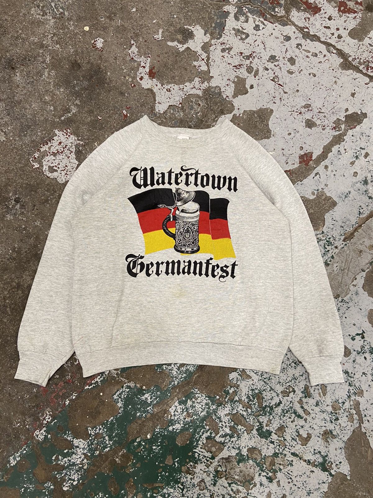 Vintage Vintage 1990s Grey German Beer Sweatshirt Size US L / EU 52-54 / 3 - 1 Thumbnail