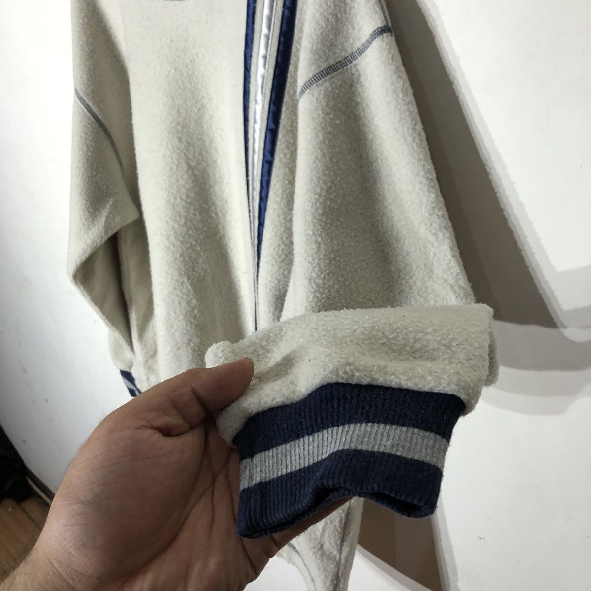 Adidas Vintage Adidas Sweatshirt Inspired by Band Tees Run DMC Size US L / EU 52-54 / 3 - 6 Thumbnail