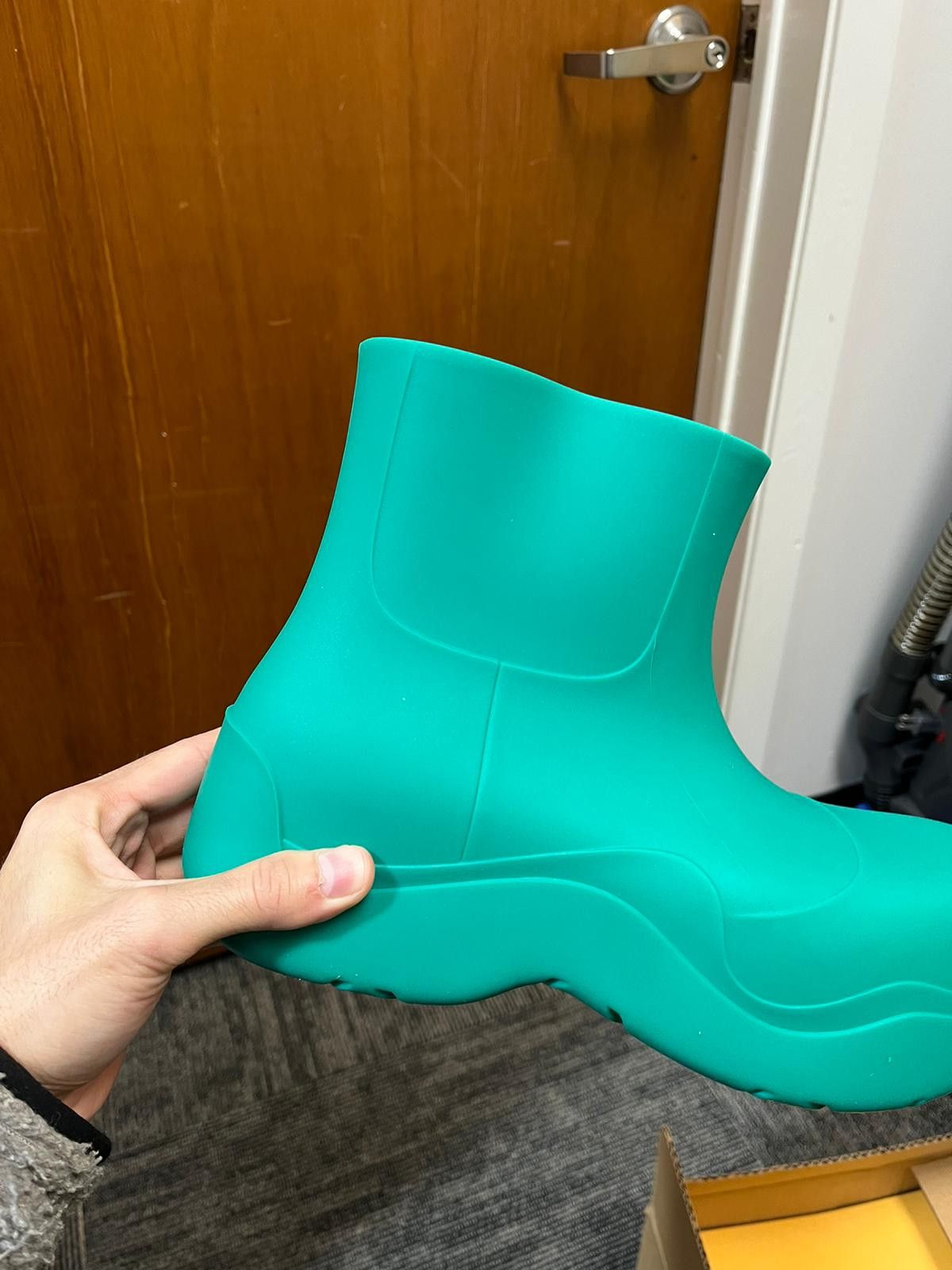 Bottega Veneta Puddle Boots Mid Top in Matt Rubber in Acid Turquoise Size US 10 / EU 43 - 10 Thumbnail