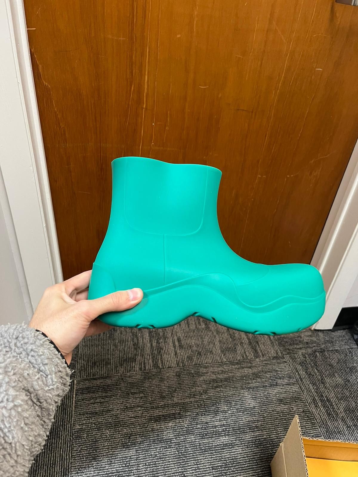 Bottega Veneta Puddle Boots Mid Top in Matt Rubber in Acid Turquoise Size US 10 / EU 43 - 11 Thumbnail