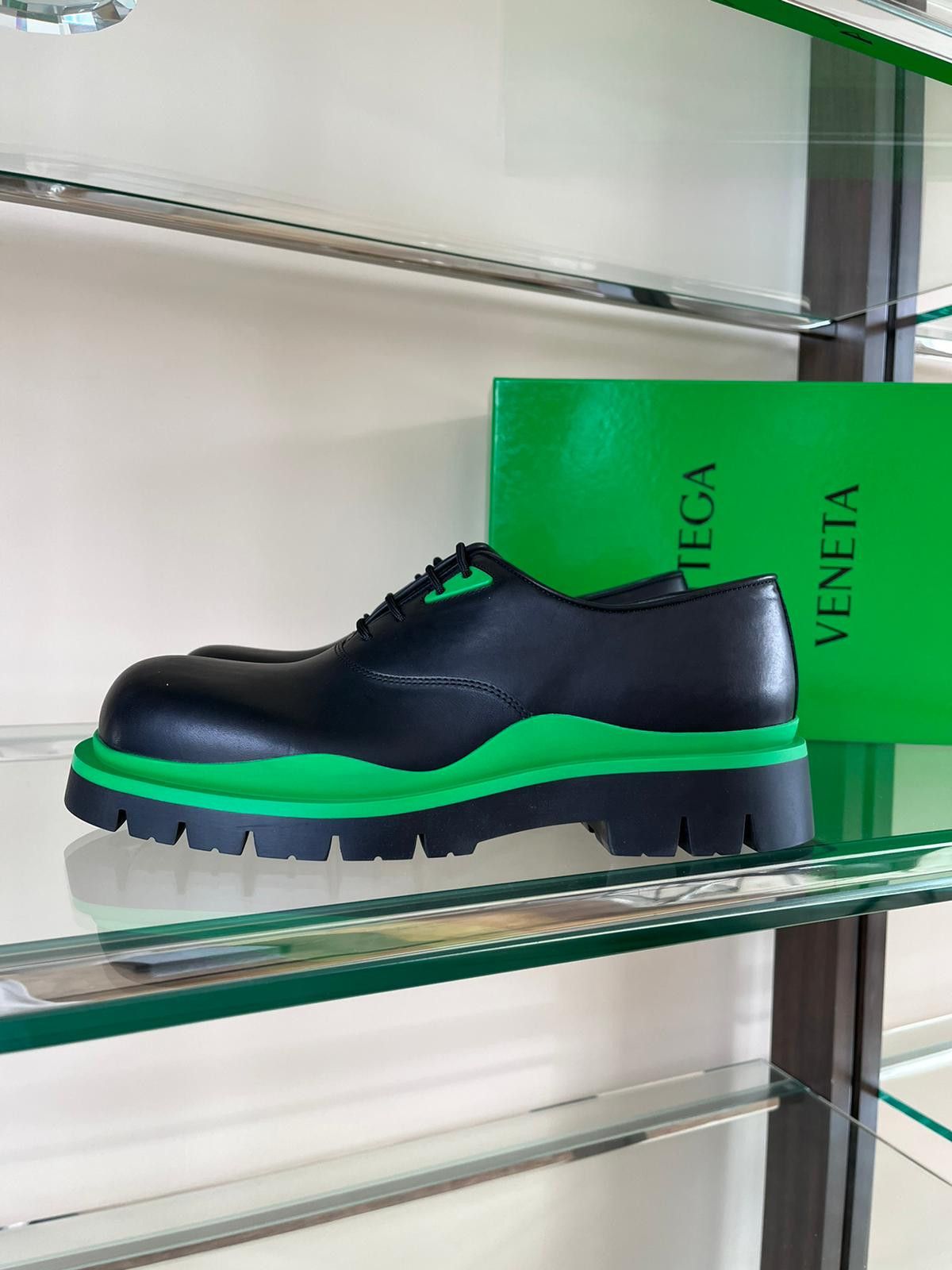image of Bottega Veneta Military Calf Lace Up Boots Low In Black / Green in Black/Green, Men's (Size 9)