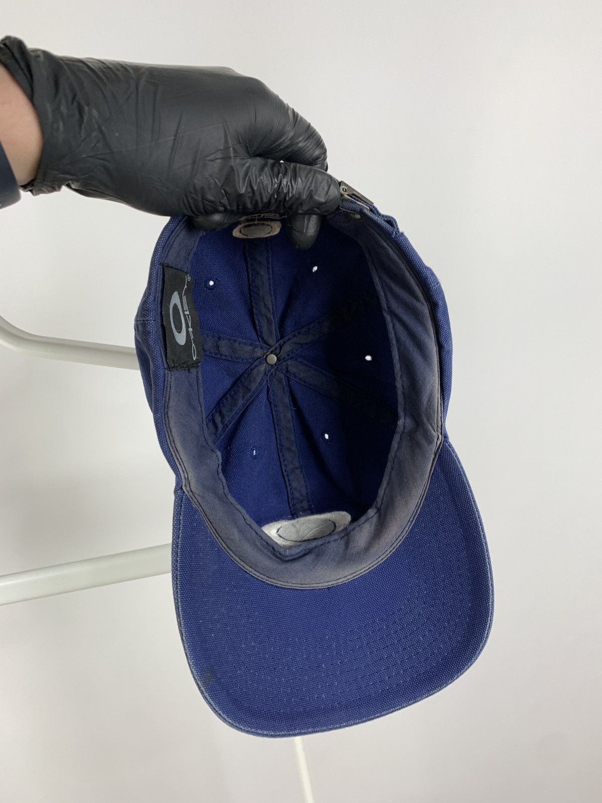 Oakley Vintage Oakley Faded Navy Blue Cap Size ONE SIZE - 10 Thumbnail