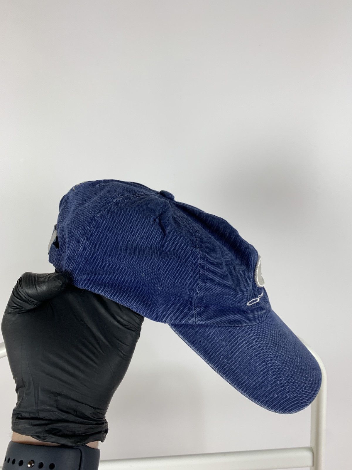 Oakley Vintage Oakley Faded Navy Blue Cap Size ONE SIZE - 7 Thumbnail