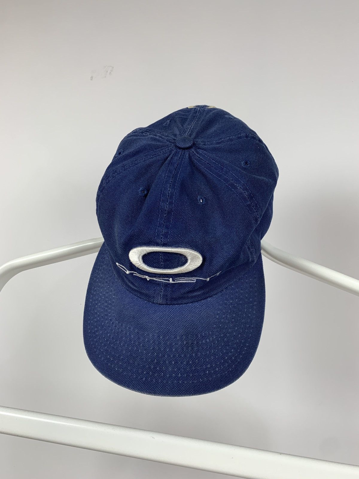 Oakley Vintage Oakley Faded Navy Blue Cap Size ONE SIZE - 1 Thumbnail