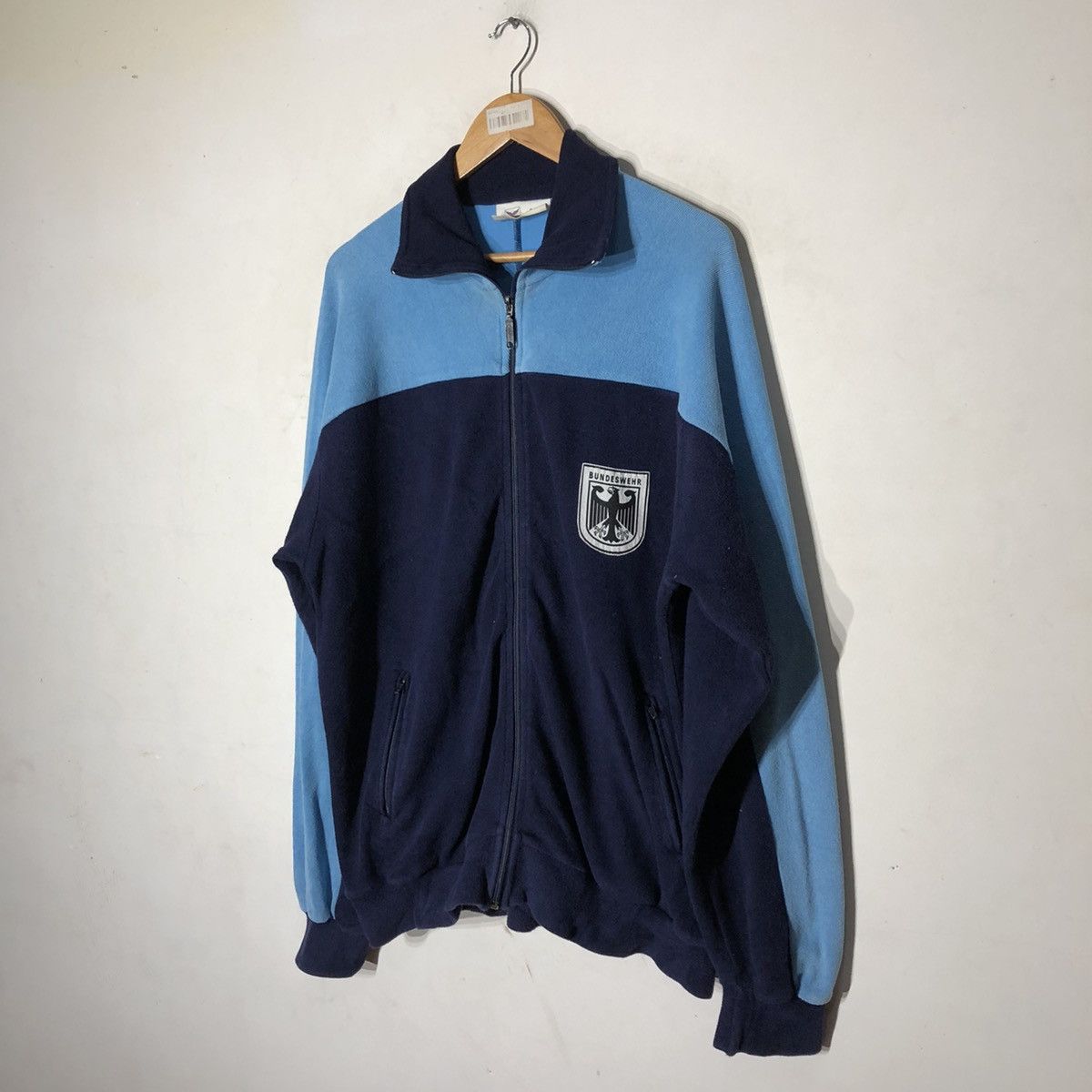 Vintage VINTAGE 80's TRIGEMA BUNDESWEHR GERMANY MILITARY TRACKTOP Size US L / EU 52-54 / 3 - 3 Thumbnail