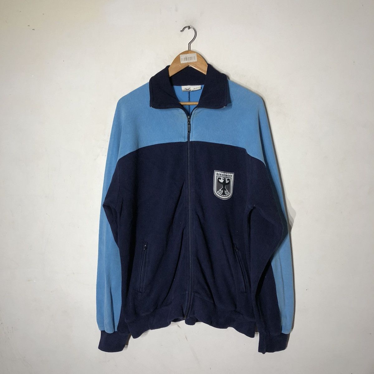 Vintage VINTAGE 80's TRIGEMA BUNDESWEHR GERMANY MILITARY TRACKTOP Size US L / EU 52-54 / 3 - 2 Thumbnail