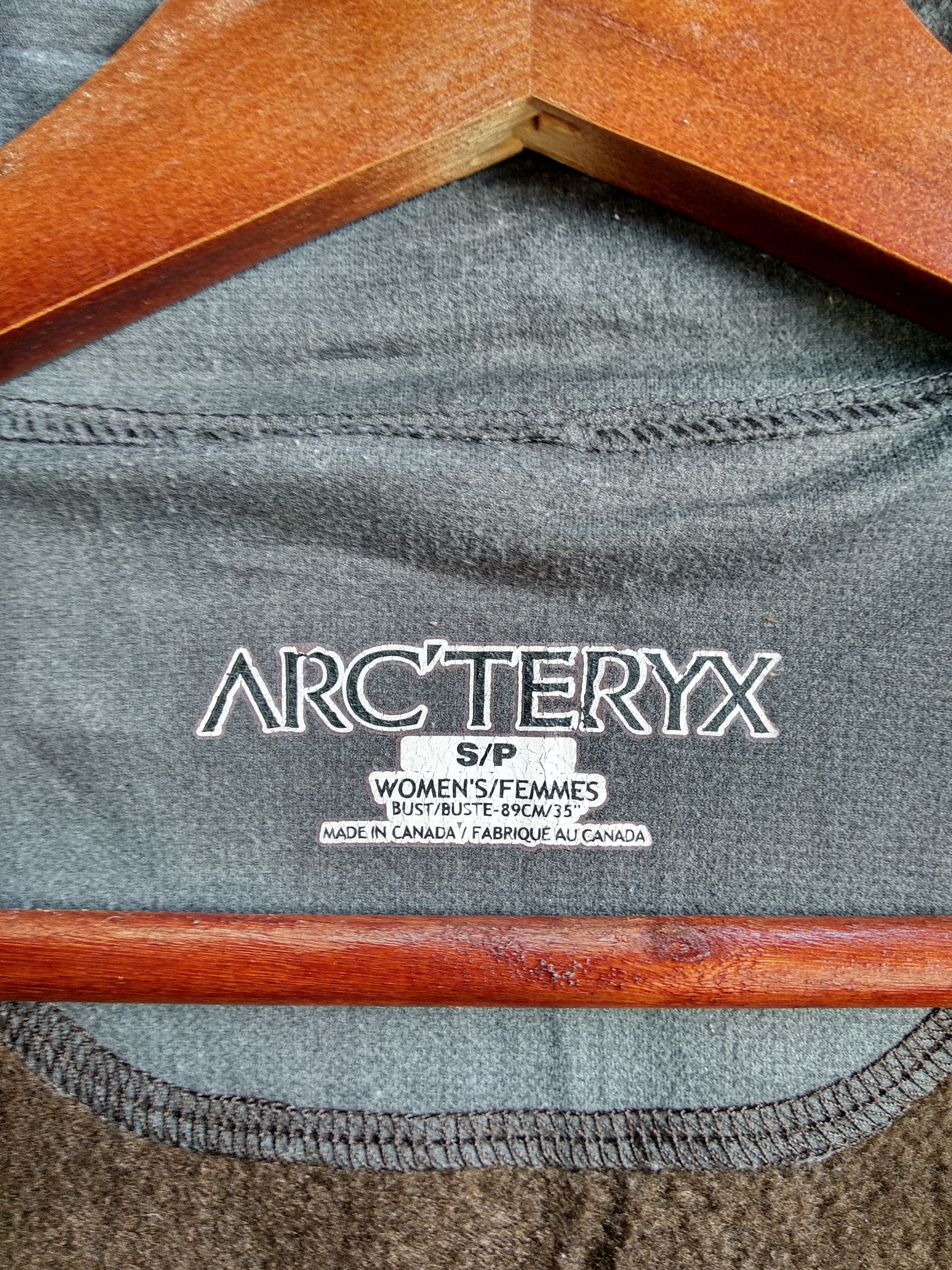 Vintage Arc'Teryx Woman Jacket