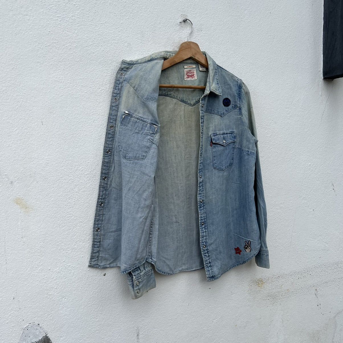 Levi's DENIM BUTTON JACKET LEVI’S PUNK STYLE FULL PRINT Size US S / EU 44-46 / 1 - 14 Thumbnail