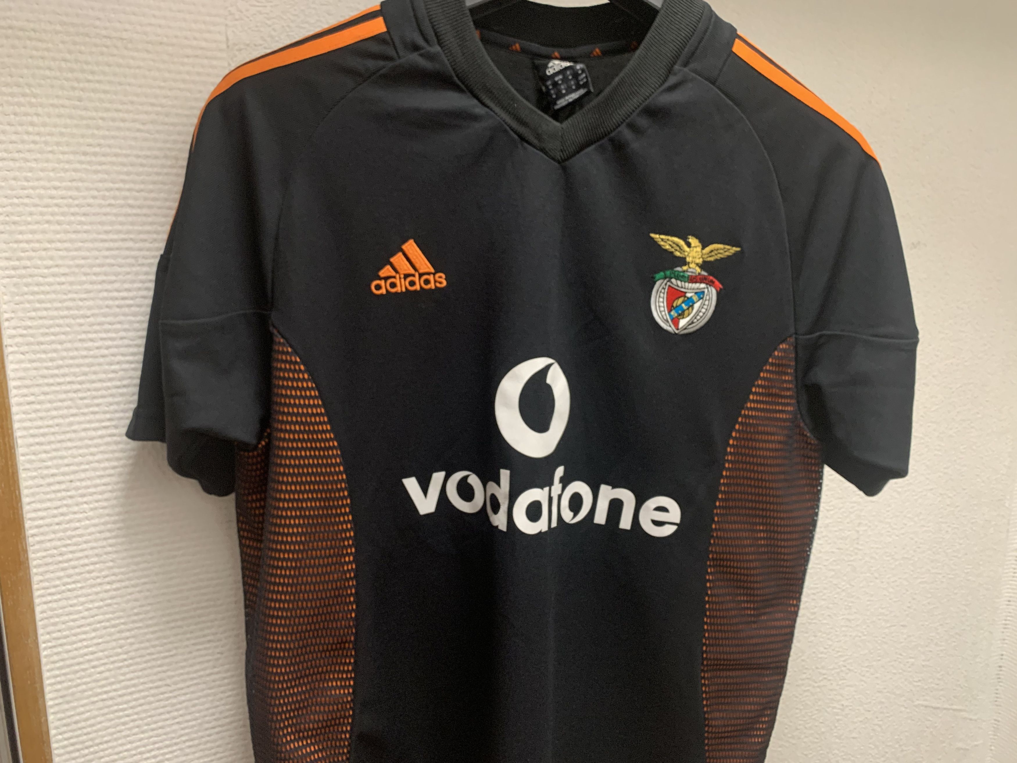 Adidas Benfica Adidas soccer jersey 2005 M size Size US M / EU 48-50 / 2 - 5 Thumbnail