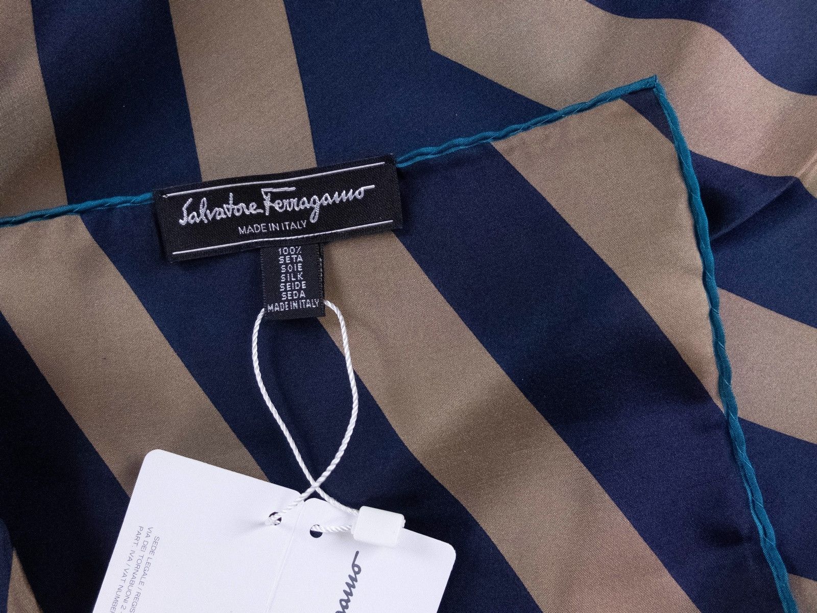 Salvatore Ferragamo SALVATORE FERRAGAMO large rectangle silk scarf - NWT Size ONE SIZE - 3 Thumbnail