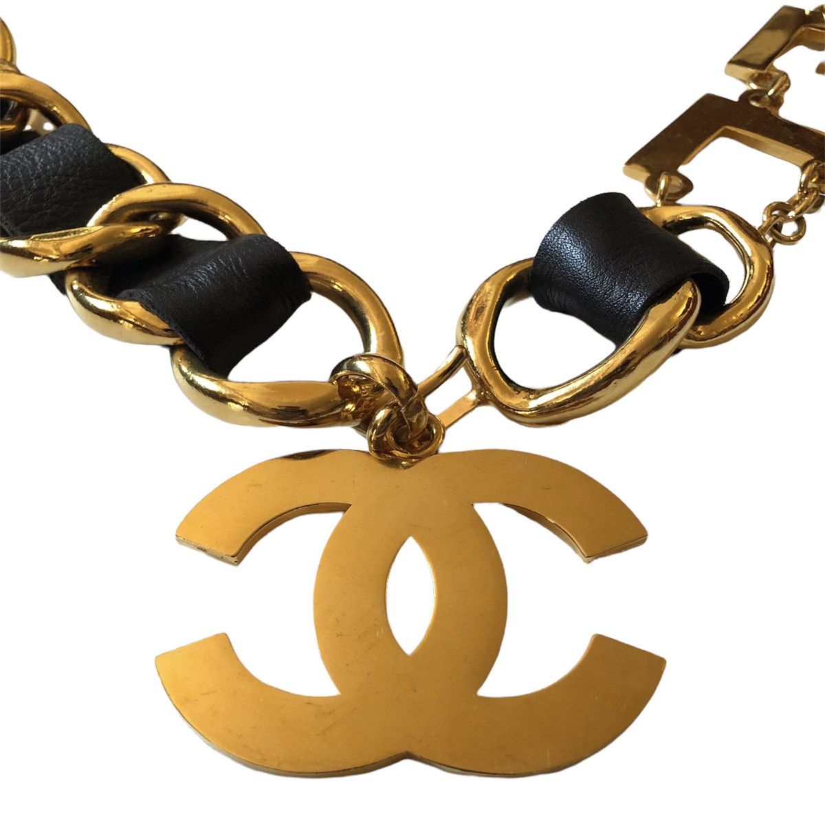 Chanel Chanel 1980 Gold Runway Coco Spell Out CC Logo Chain Belt Size ONE SIZE - 5 Thumbnail