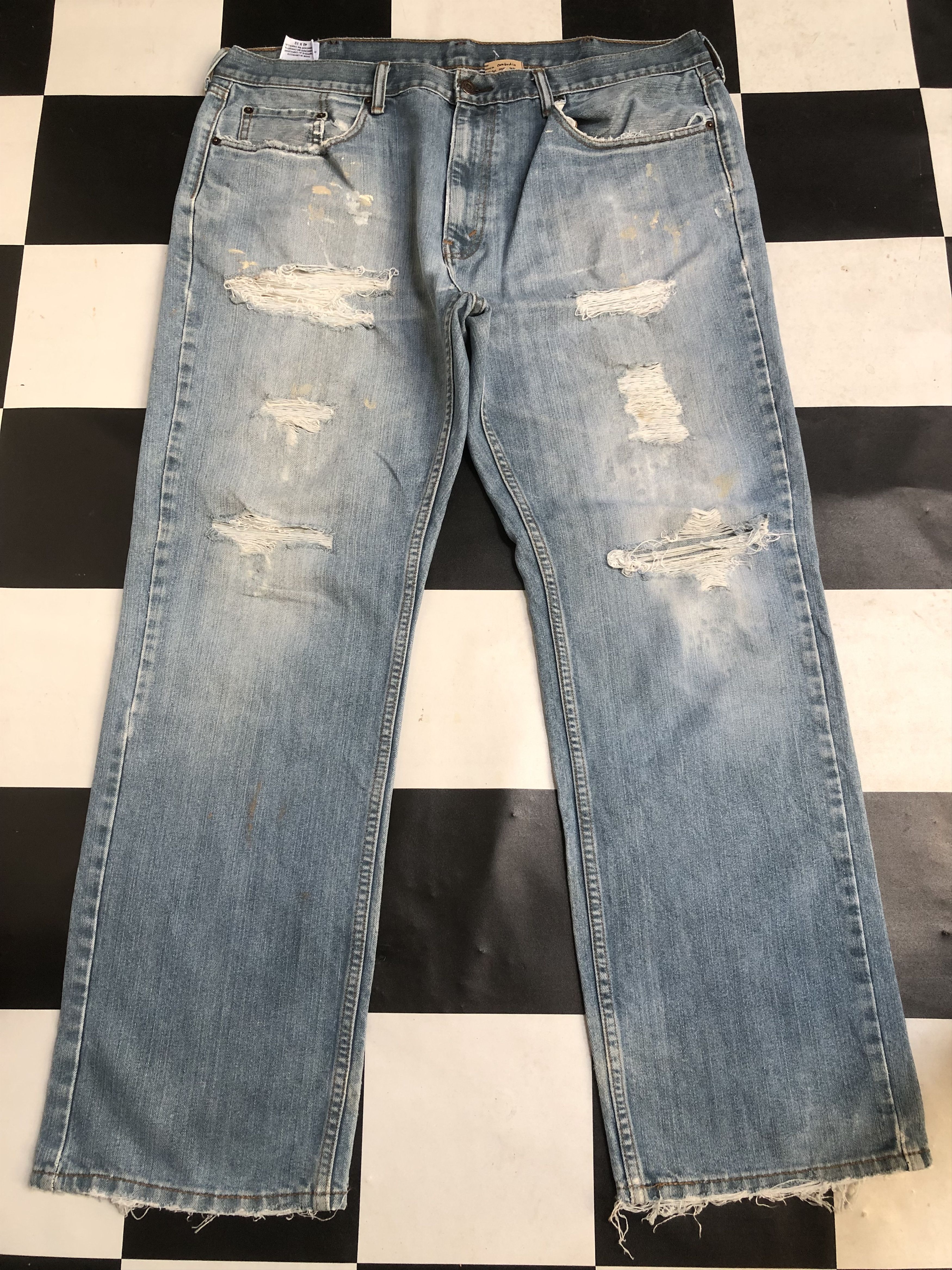 image of Vintage Levis 559 Distressed Denim Jean L492 in Faded Blue, Men's (Size 41)