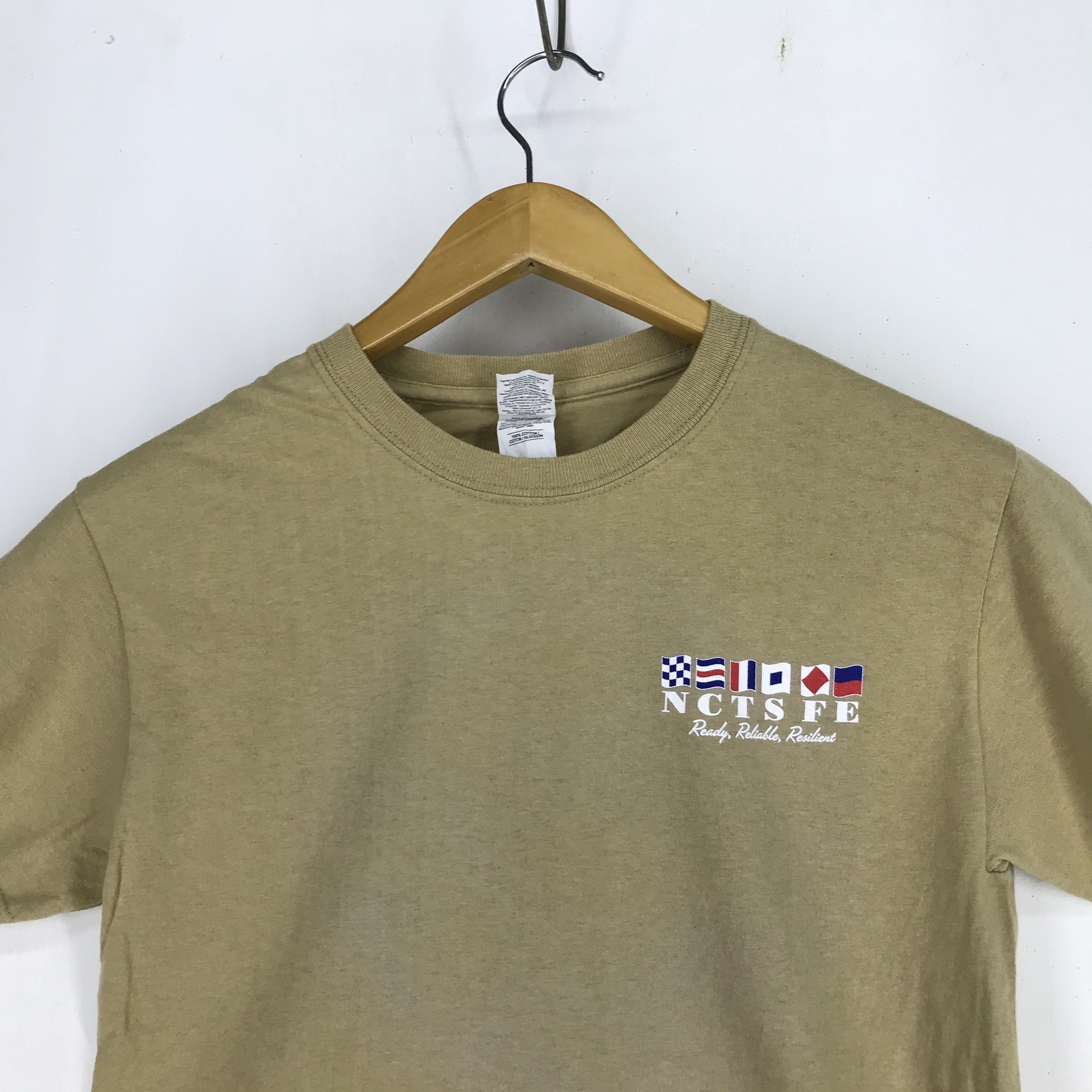 Gildan US NAVAL Computer And Telecommunication T Shirt #2309-80 Size US S / EU 44-46 / 1 - 5 Thumbnail