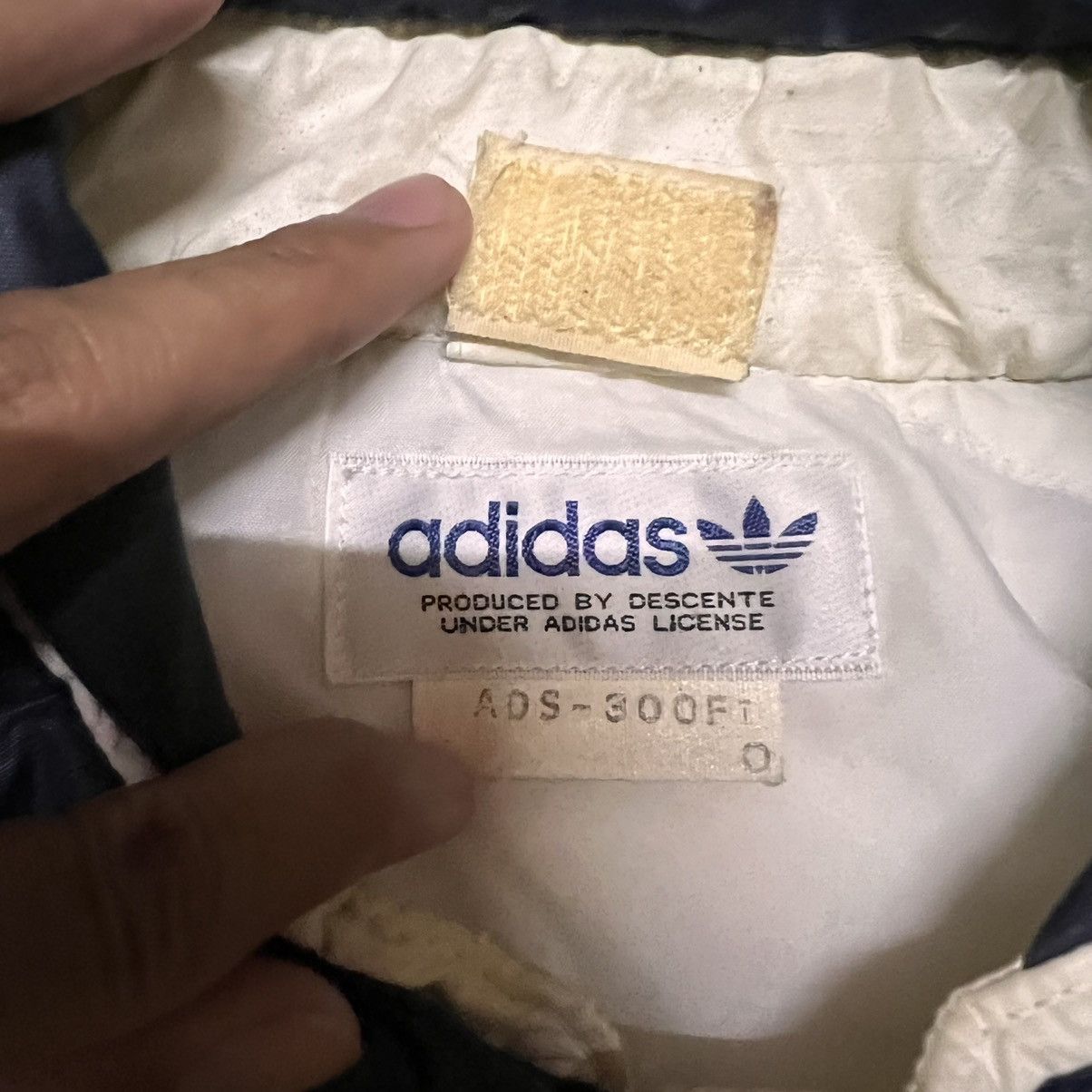 Adidas Vintage Adidas Trefoil Jacket Distressed Size US M / EU 48-50 / 2 - 14 Thumbnail