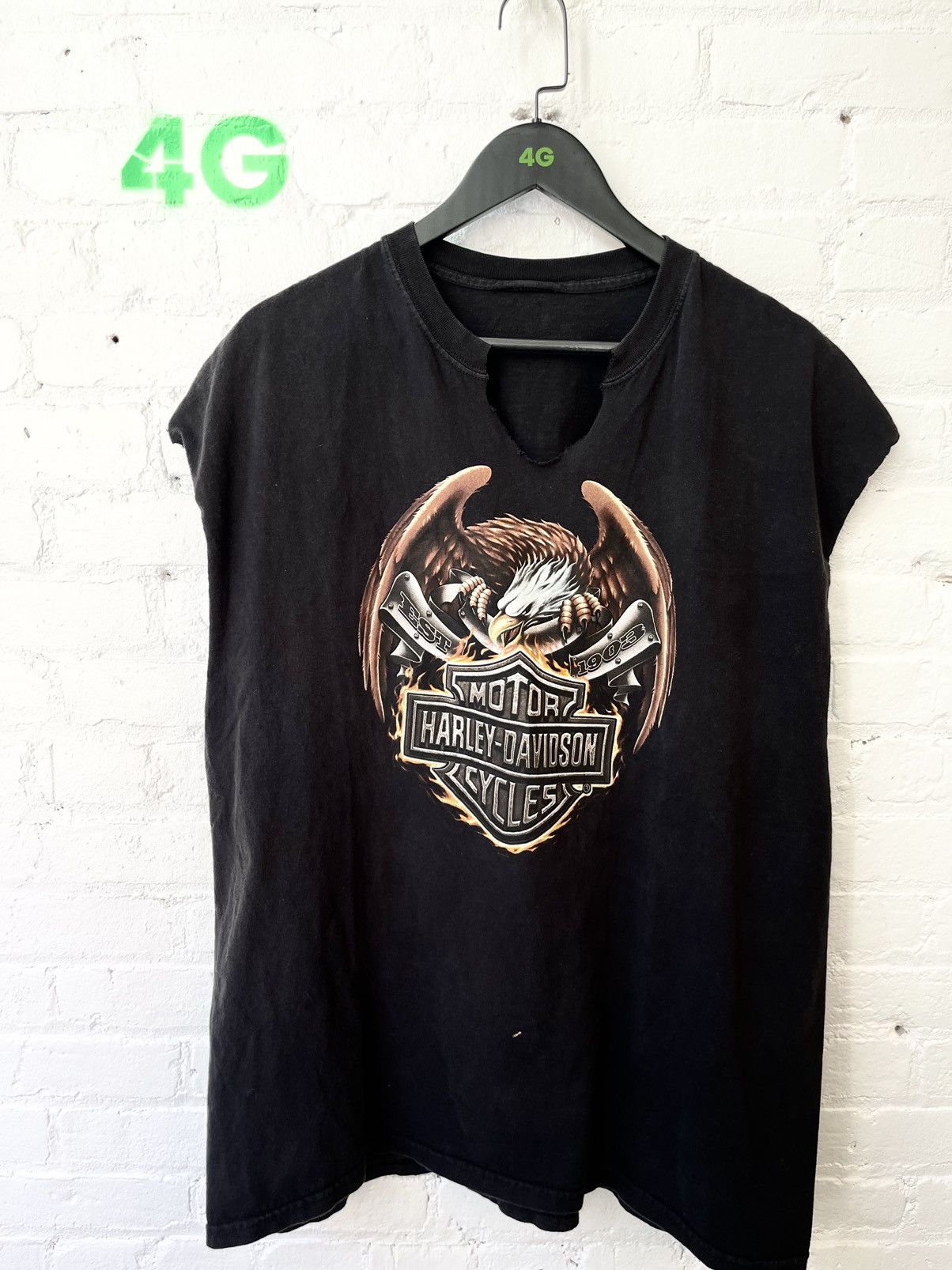 Harley Davidson × Vintage Vintage Harley Davidson THRASHED Black Tank Top Eagle Shirt Size US XL / EU 56 / 4 - 1 Thumbnail
