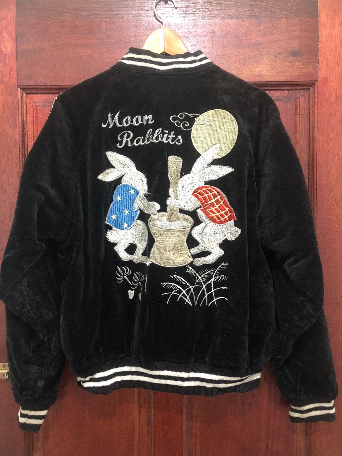 Japanese Brand Rare 🔥Sukajan Dragon Moon Rabbits Embroidery Suede Jacket Size US M / EU 48-50 / 2 - 2 Thumbnail