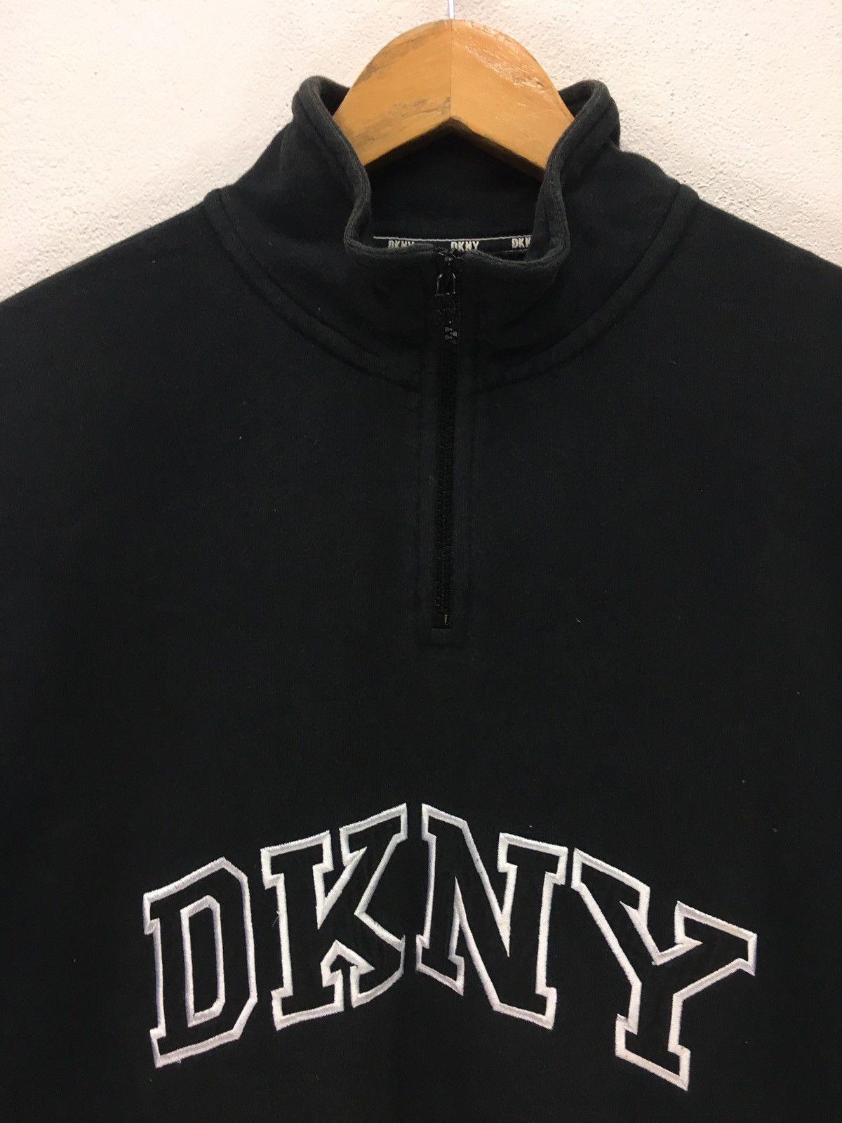DKNY × Vintage Vintage DKNY Big Logo Half Zipper Sweatshirt Size US XL / EU 56 / 4 - 3 Thumbnail
