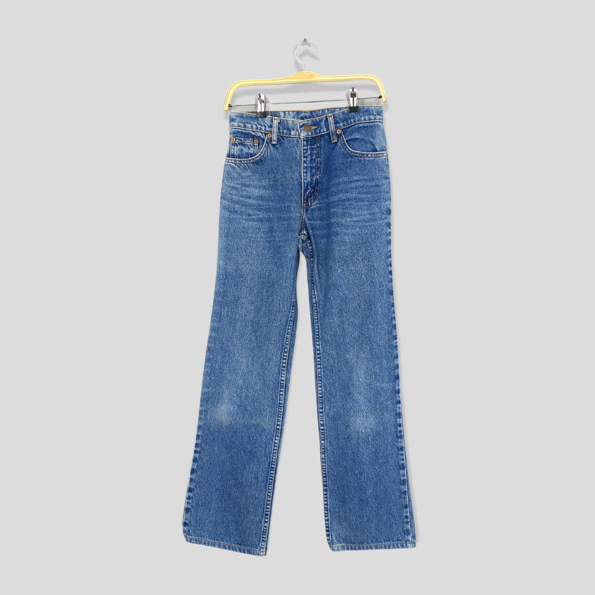 image of Levis x Vintage Size 26X29 Vintage 80's Levi's 505 High Waisted Women Jeans in Blue