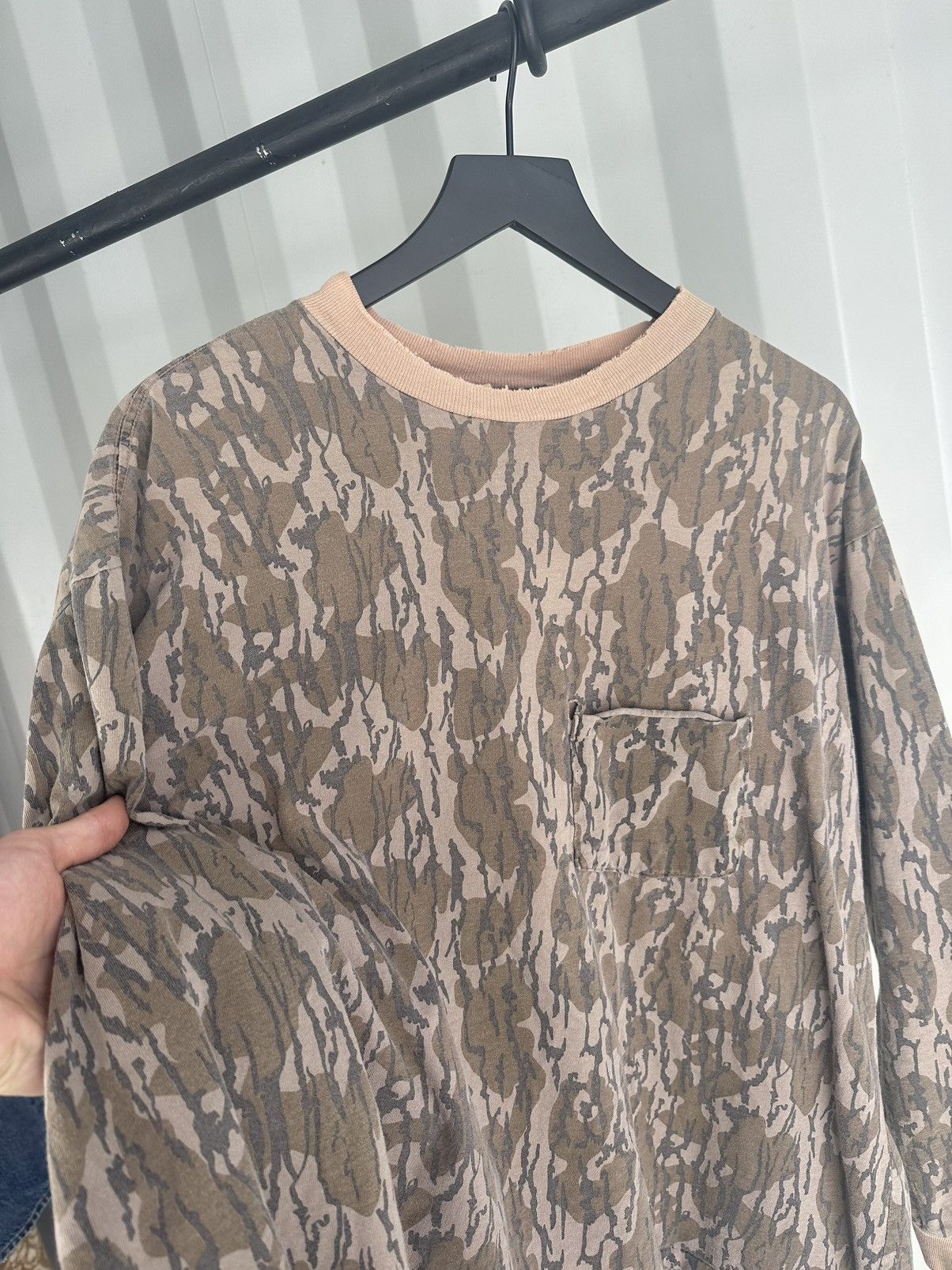 Vintage Thrashed Sun Faded Distressed Camo Long Sleeve Grunge Size US XL / EU 56 / 4 - 2 Thumbnail