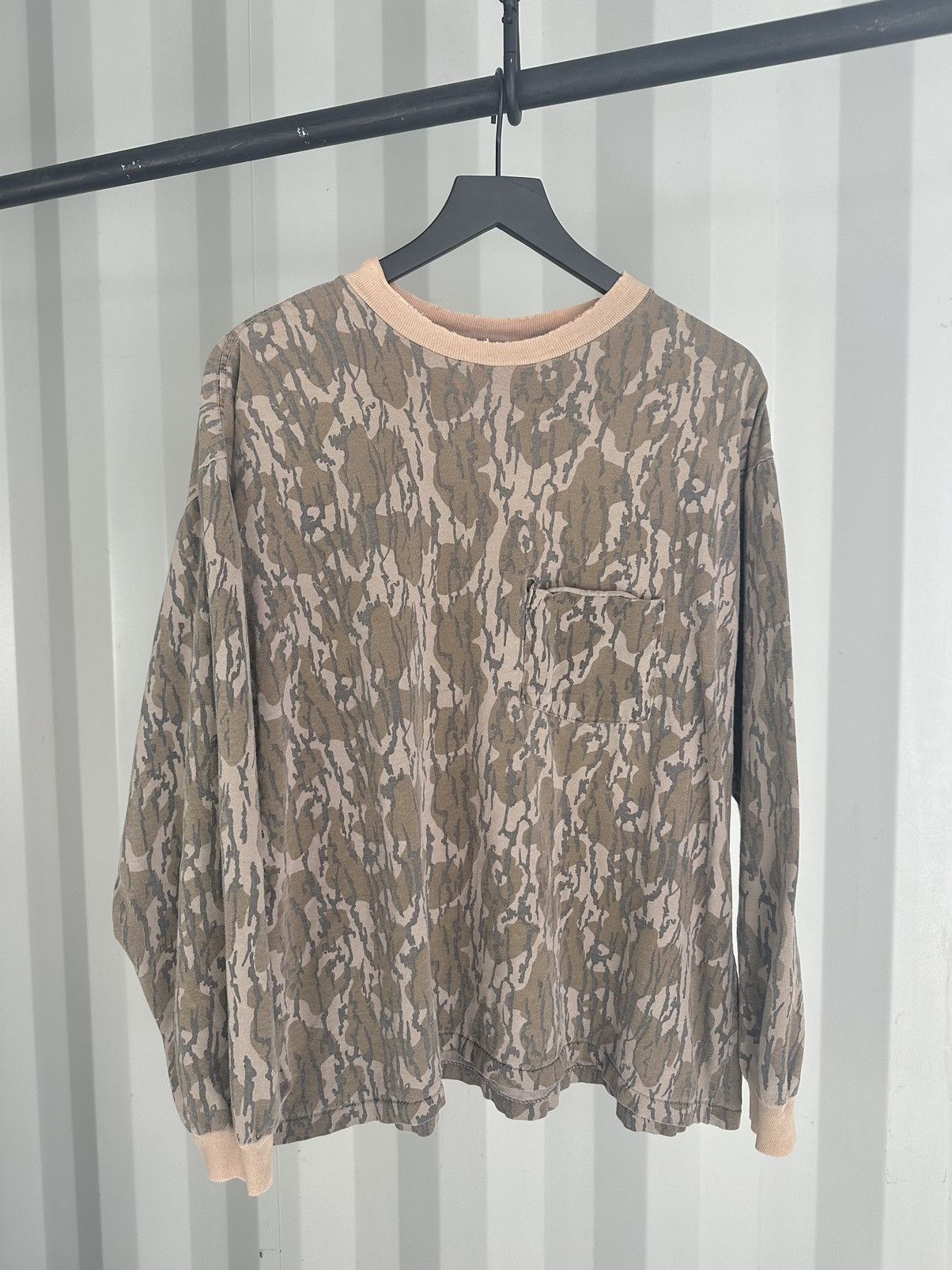 Vintage Thrashed Sun Faded Distressed Camo Long Sleeve Grunge Size US XL / EU 56 / 4 - 1 Thumbnail