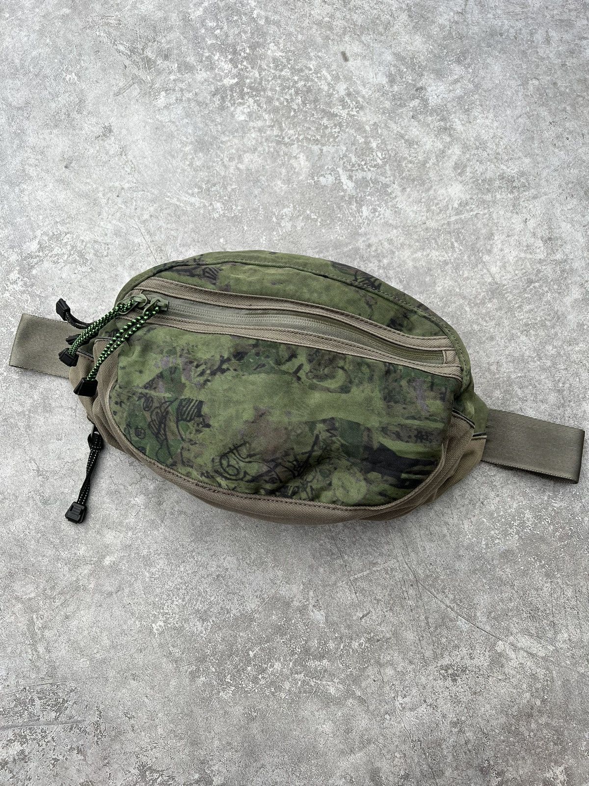Issey Miyake Tech Cocoon Waist Bag Size ONE SIZE - 1 Thumbnail