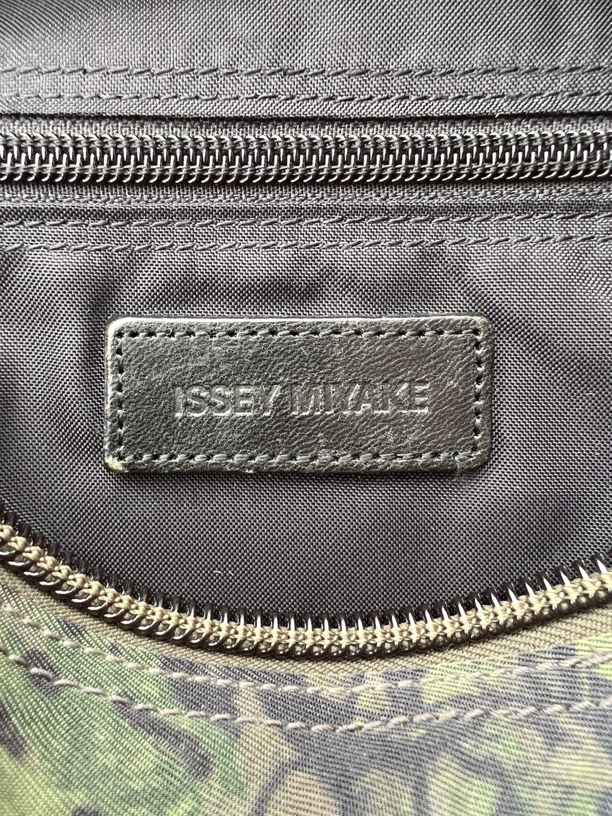 Issey Miyake Tech Cocoon Waist Bag Size ONE SIZE - 6 Thumbnail