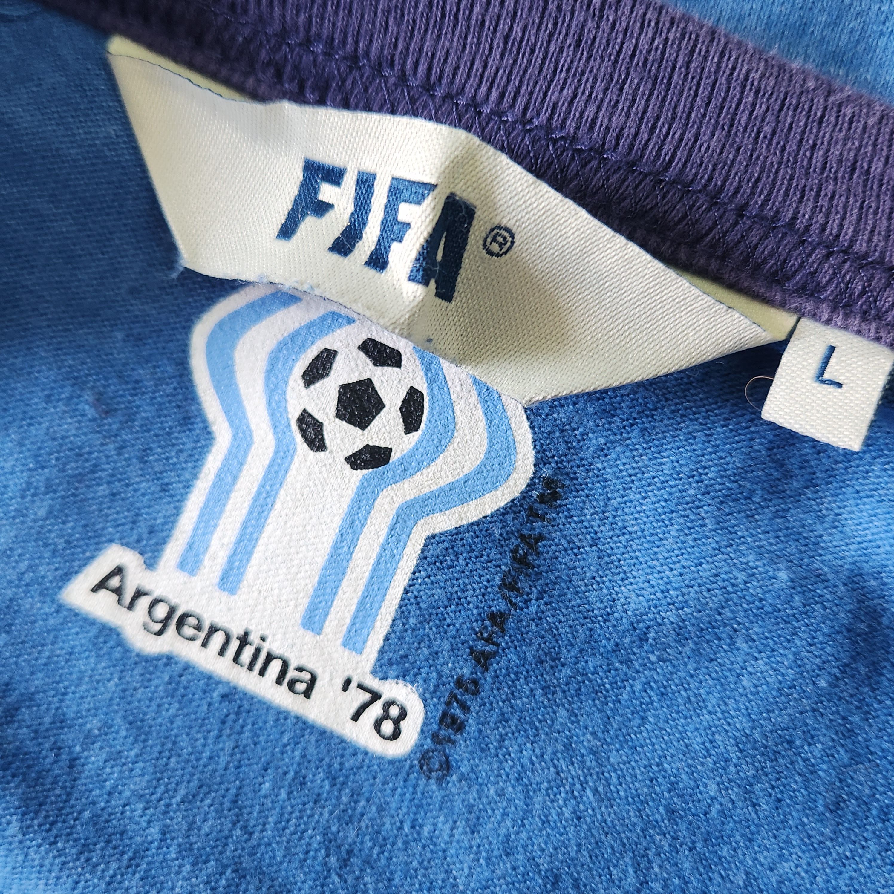 Vintage Vintage FIFA World Cup Memorable TShirt Argentina 78 Size US L / EU 52-54 / 3 - 12 Thumbnail