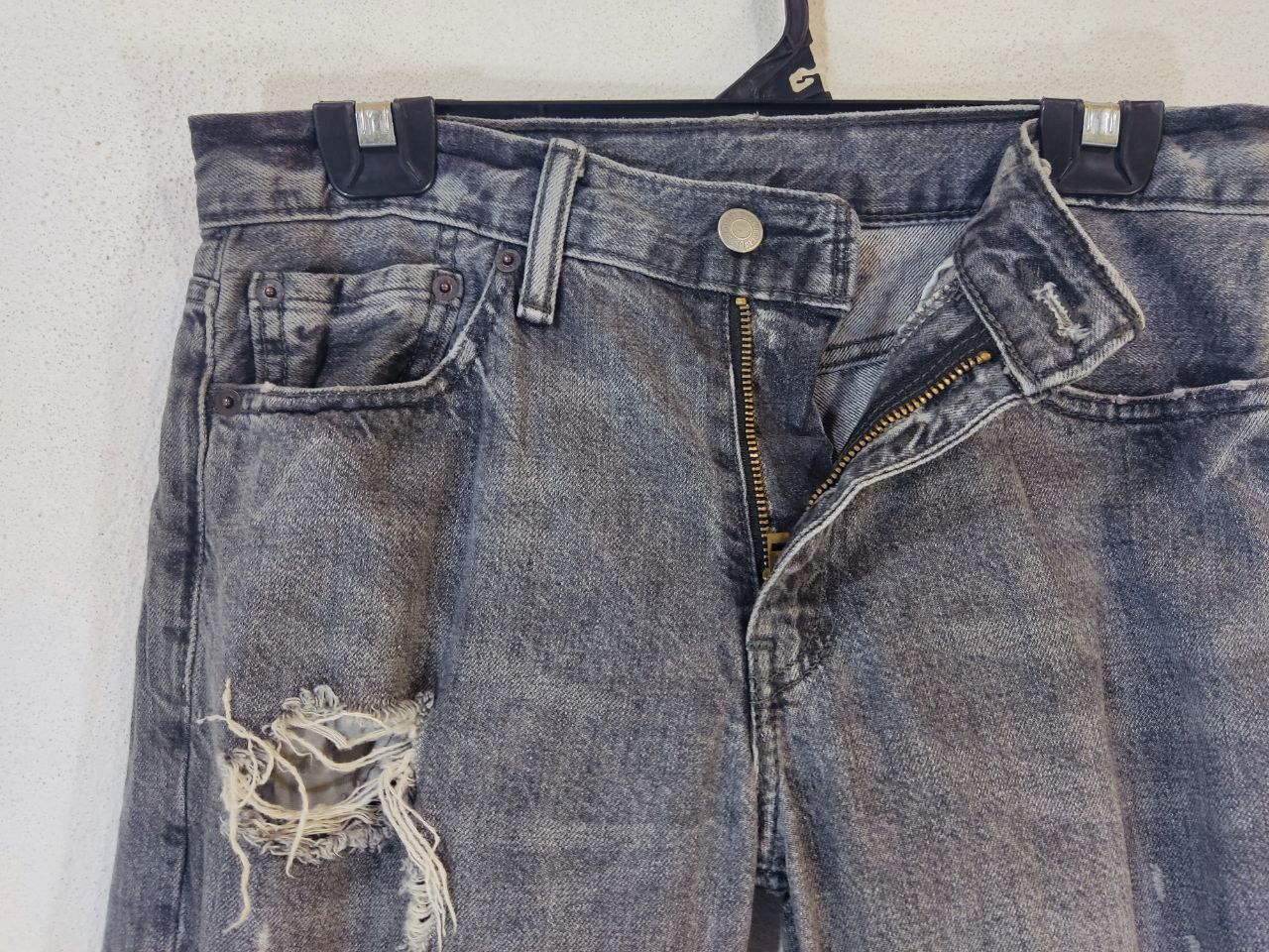 Levi's levis 551 straight fit distressed denim Size US 31 - 7 Thumbnail