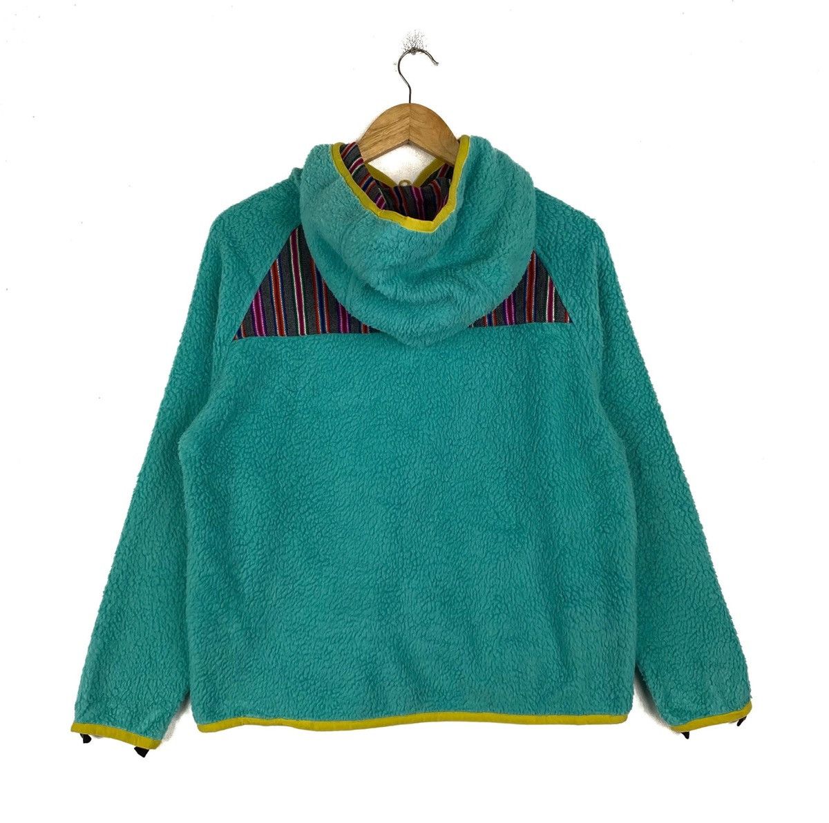 Vintage Vintage TITICACA Small Logo Outdoor Fleece Hoodie Sweater Size US S / EU 44-46 / 1 - 2 Thumbnail