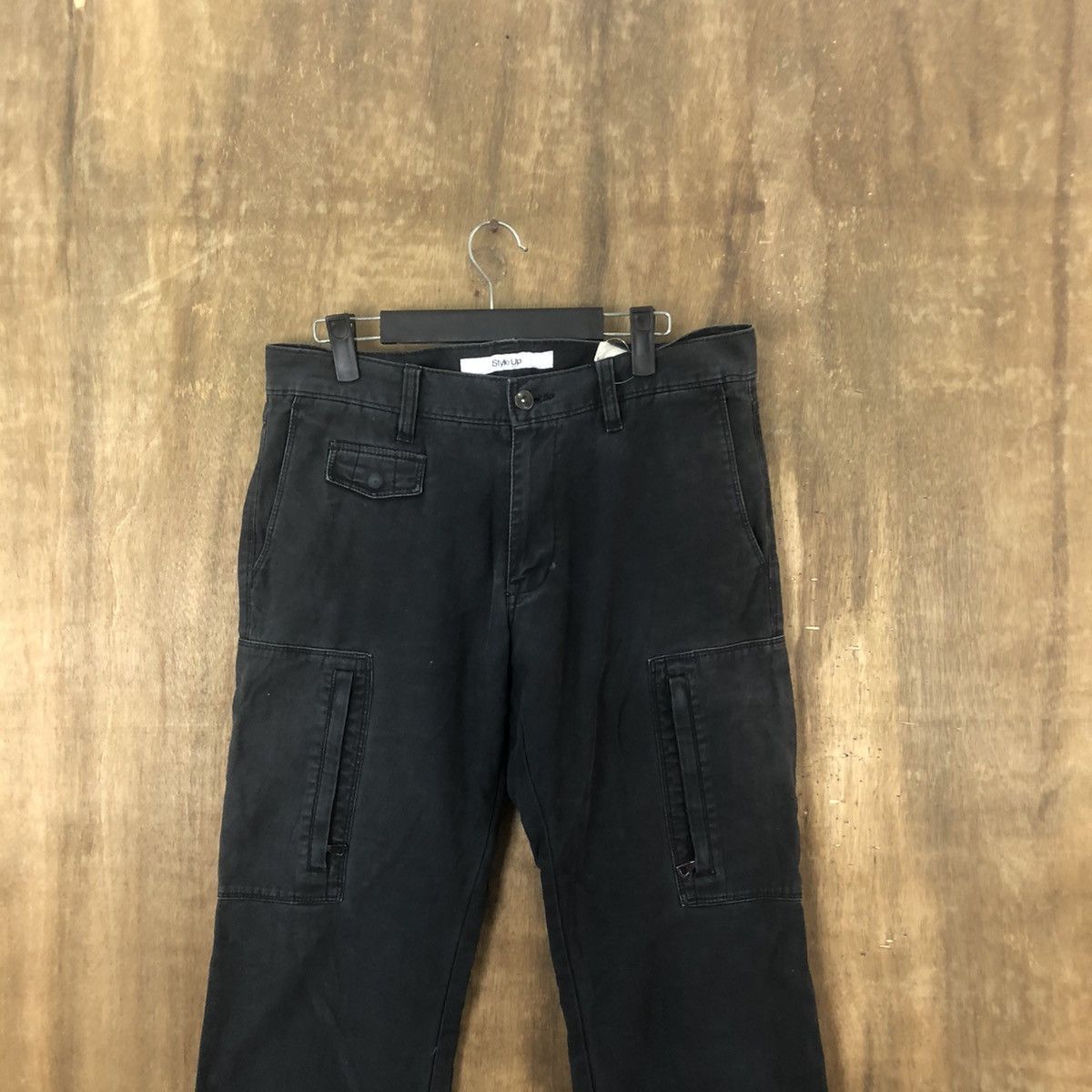 Japanese Brand × Uniqlo Uniqlo Style Up Black multipocket cargo pants #6286 Size US 31 - 2 Thumbnail