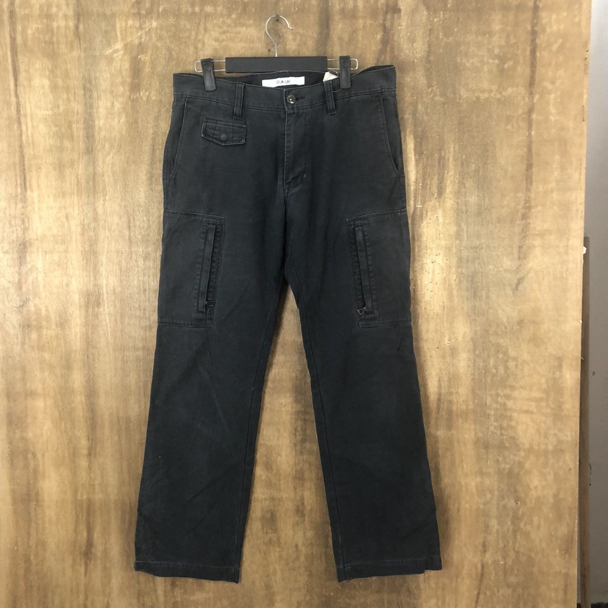 image of Uniqlo Style Up Black Multipocket Cargo Pants 6286, Men's (Size 31)