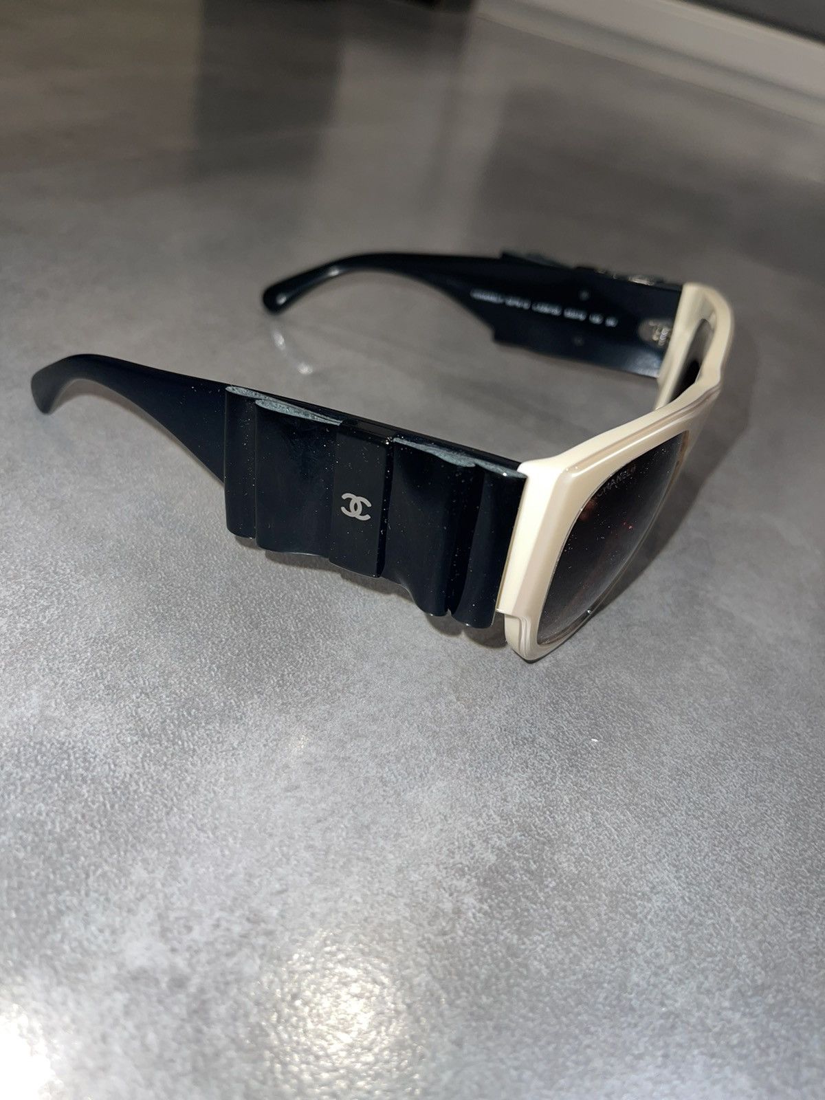 Chanel Chanel 5276-Q C.528/S5 Cream Black Sunglasses Size ONE SIZE - 7 Thumbnail